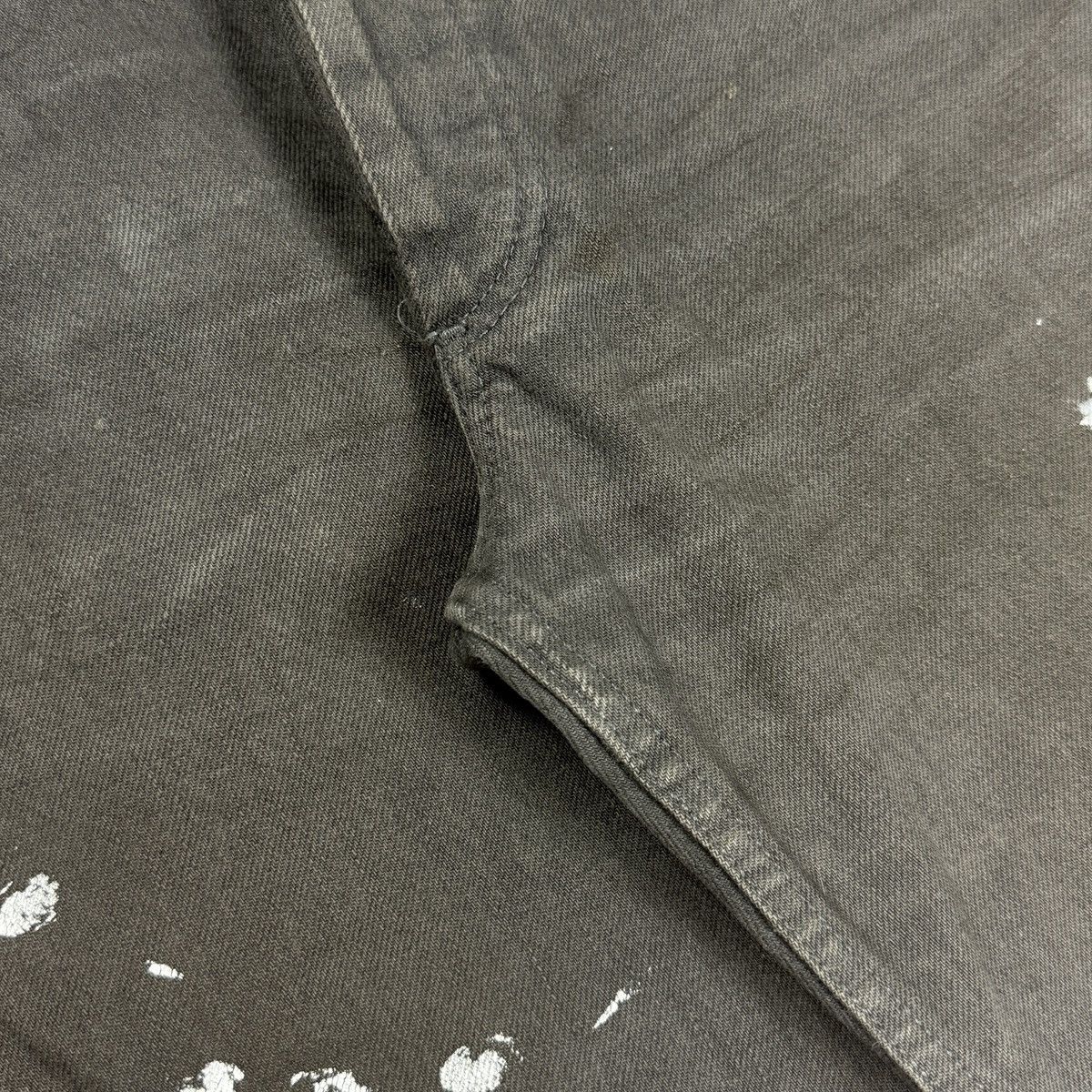 Helmut Lang Helmut Lang - AW00 Overdyed Charchoal Painter Jeans Size US 27 - 3 Thumbnail