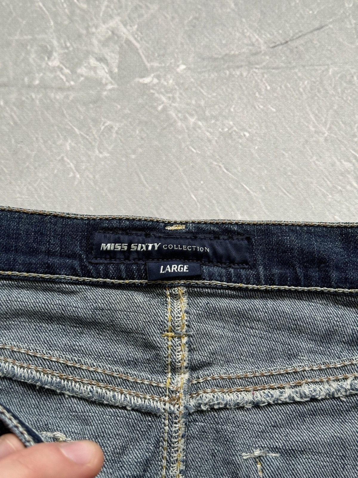 Miss Sixty Vintage Miss Sixty Denim Mini Skirt Chain Zip Y2k Style Size 30" / US 8 / IT 44 - 9 Thumbnail