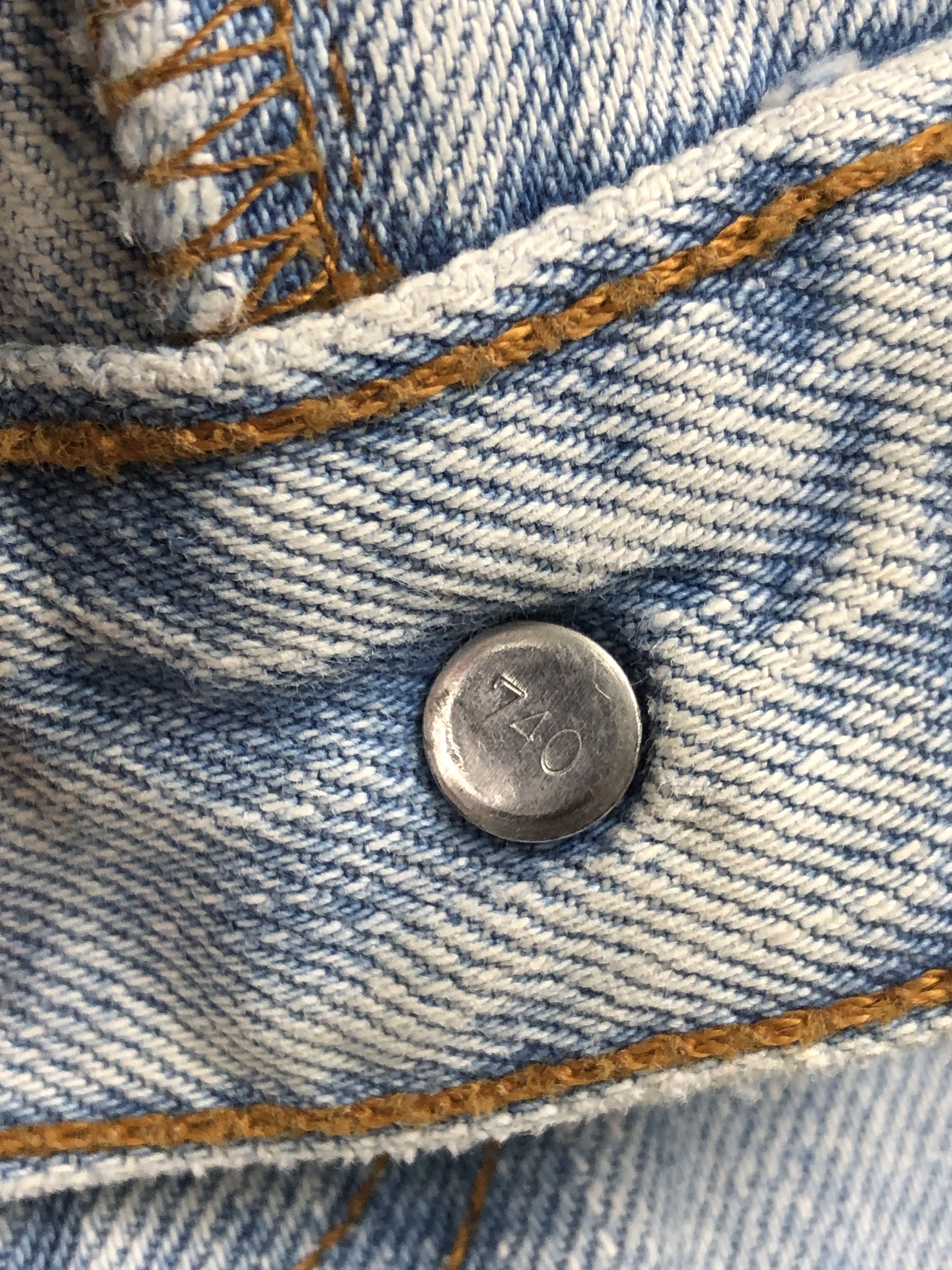 Levi's Light Washed Vintage Levis 550 Jeans DP2520 Size US 35 - 12 Thumbnail