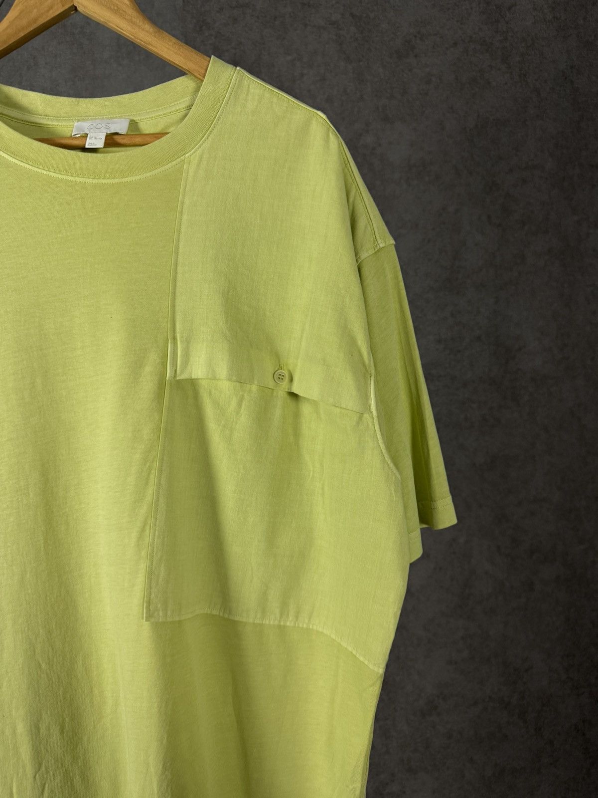 Cos COS designer pocket tee Size US XL / EU 56 / 4 - 2 Thumbnail
