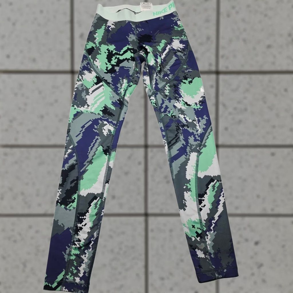 Nike Nike Pro Hyperwarm Leggings 811092-508 Digital Print Training Women XS Geometric Pattern Activewear Compression Pull On Skinny Multi-Color1 Size 26" / US 2 / IT 38 - 1 Thumbnail