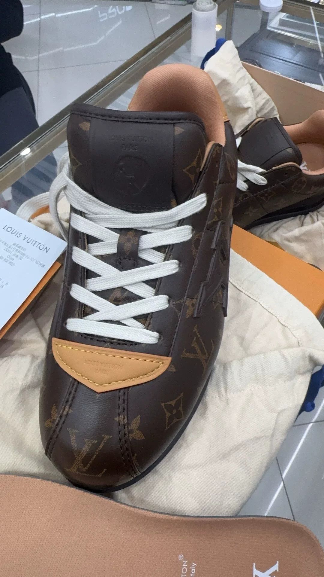 Louis Vuitton Louis Vuitton Collab Brown Lowtop Sneakers 8.5 Men Size US 8.5 / EU 41-42 - 1 Preview