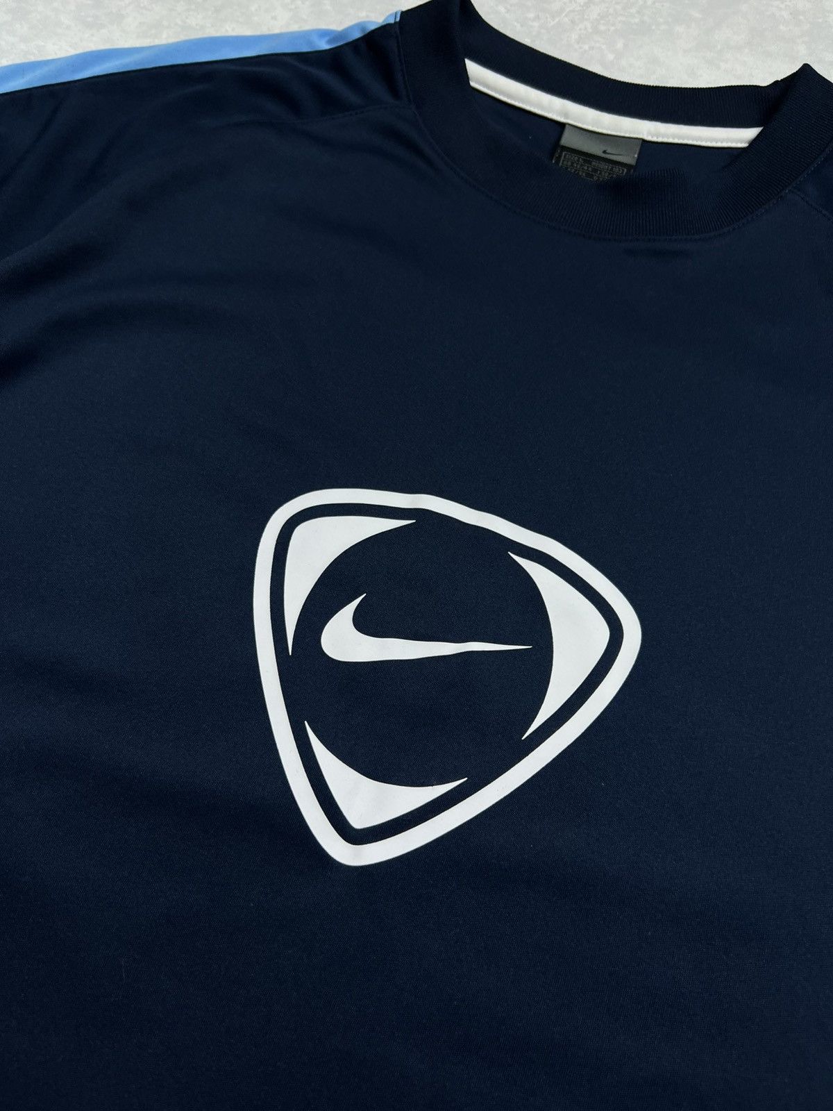 Nike 90s Nike Big Retro Logo Vintage Y2K Oversized Tee T-Shirt Size US L / EU 52-54 / 3 - 4 Thumbnail