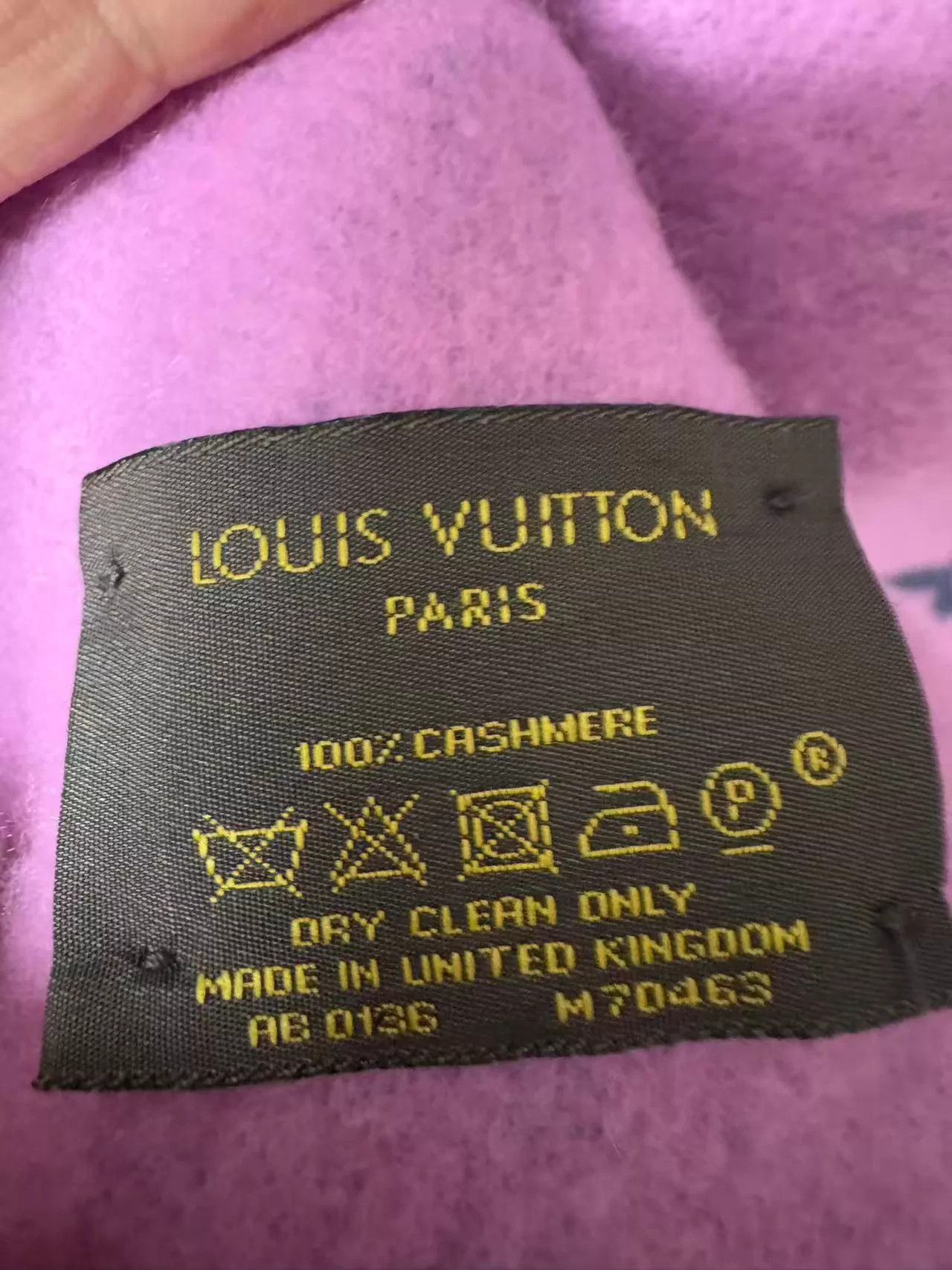 Louis Vuitton LV Purple Cashmere Scarf Size ONE SIZE - 2 Thumbnail