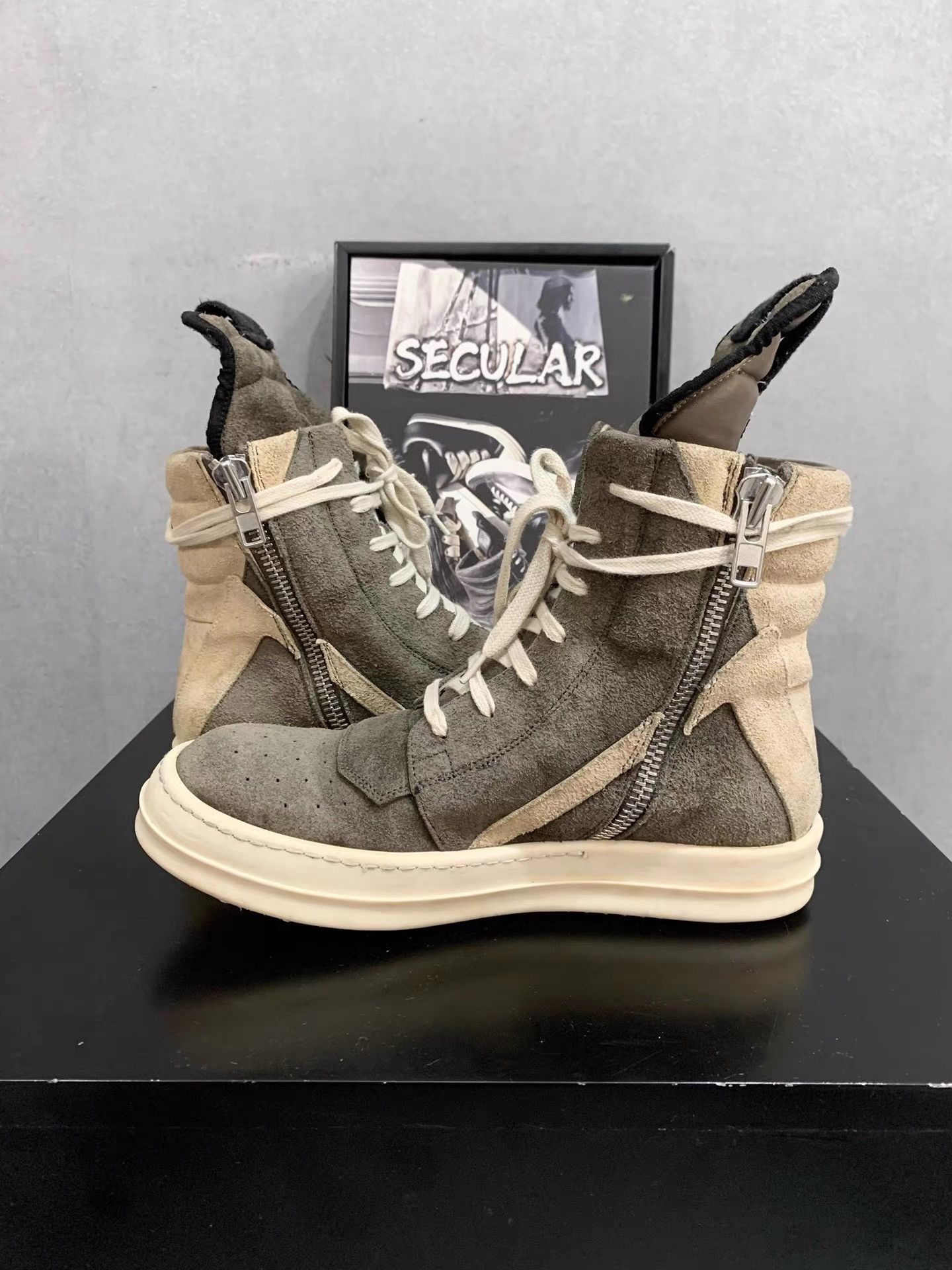 Rick Owens Rick Owens Grey Suede Inverted Triangle Shoes K34 Size US 7.5 / IT 37.5 - 6 Thumbnail