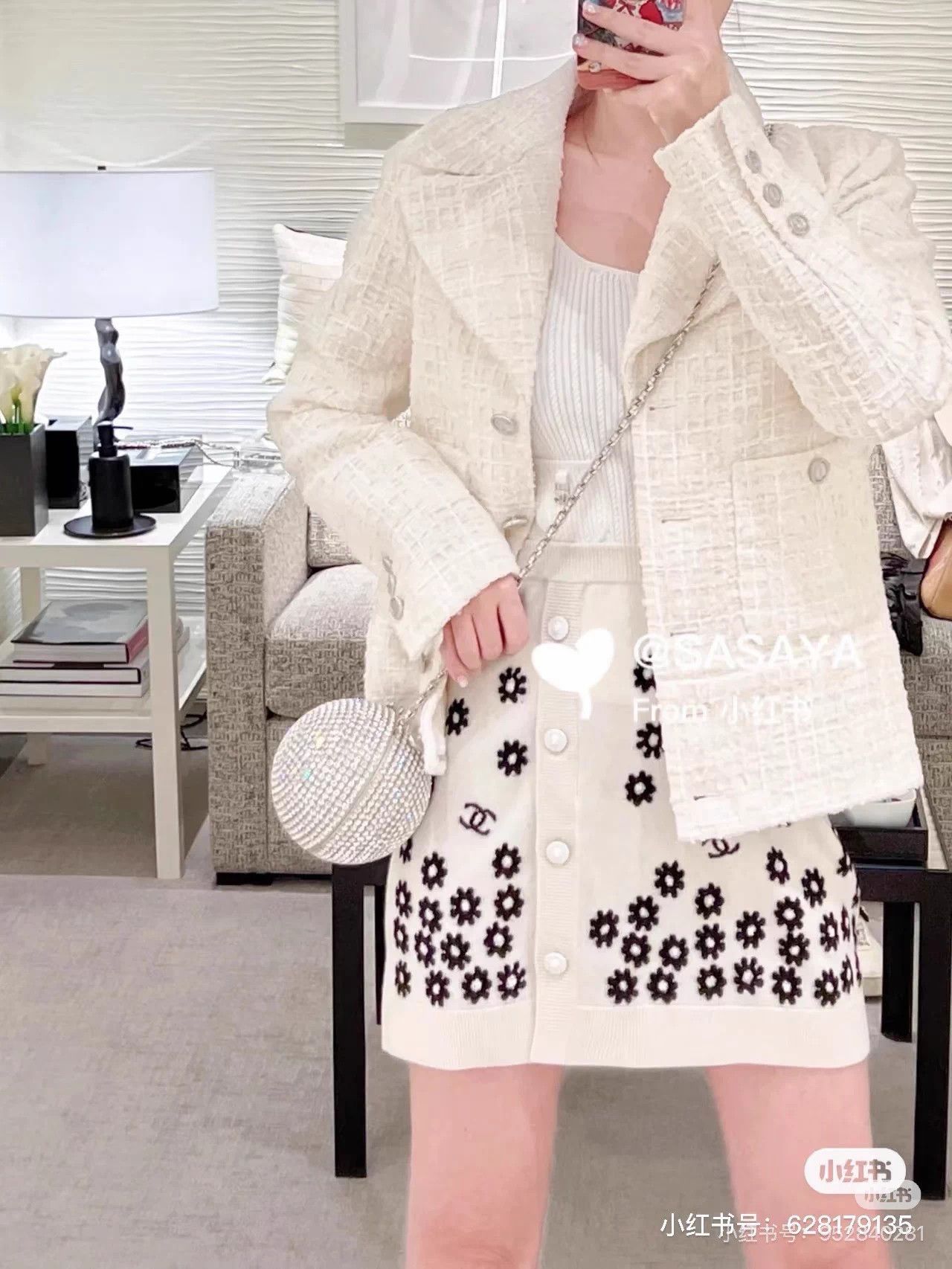 Chanel Chanel22P White Daisy Cashmere Skirt FR34 MINT Size 25" / US 0 / IT 36 - 9 Thumbnail