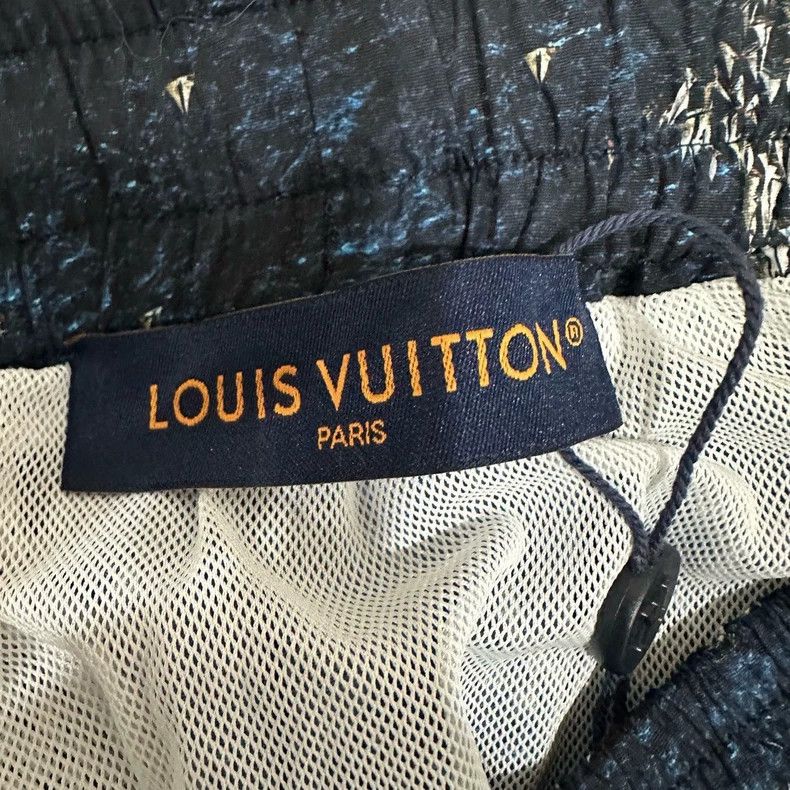 Louis Vuitton Louis Vuitton size l 25 New Sailing Full Logo Shorts Size US 28 / EU 44 - 4 Thumbnail