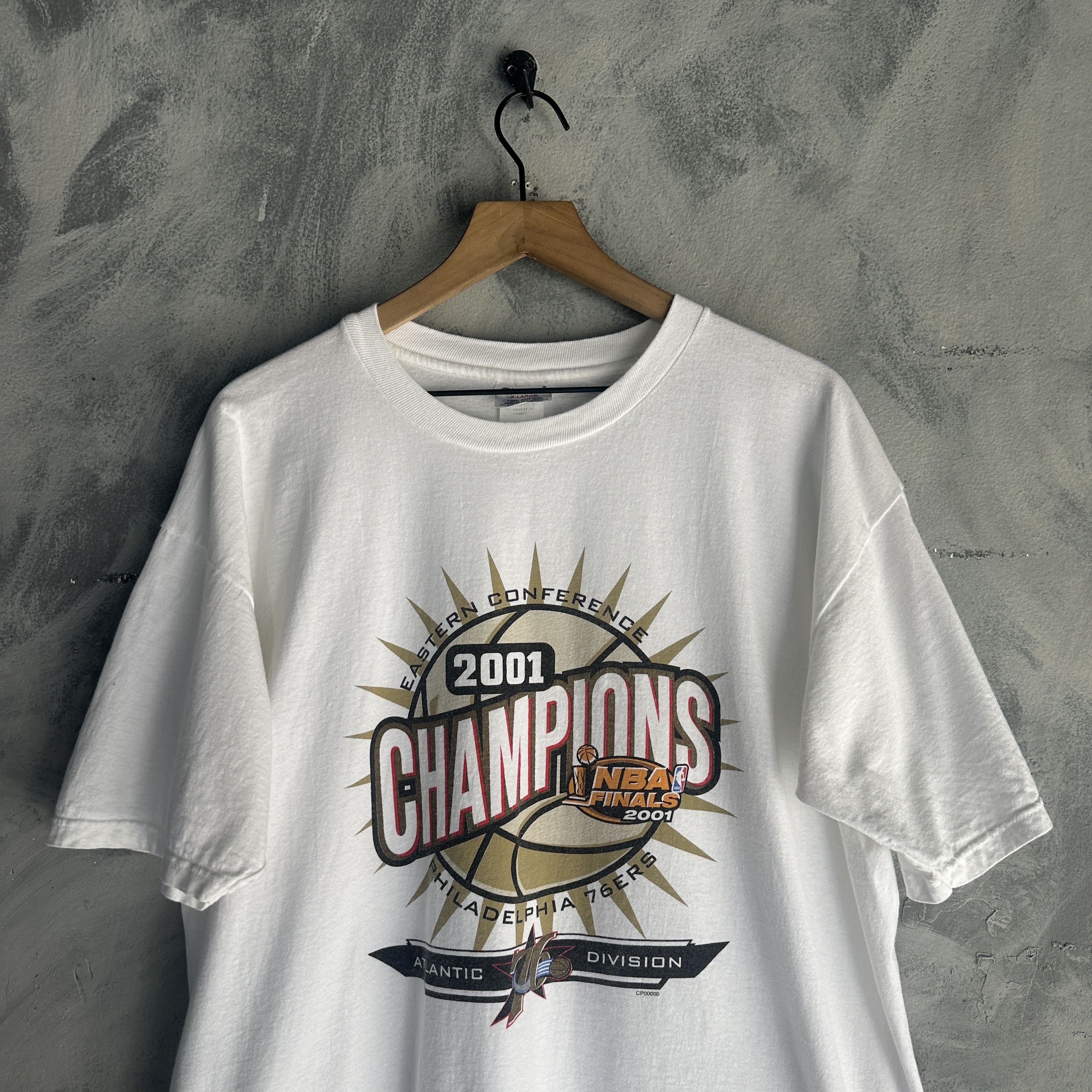 Champion VTG Philadelphia 76ers T Shirt Champion 2001 Finals Size US XL / EU 56 / 4 - 2 Thumbnail