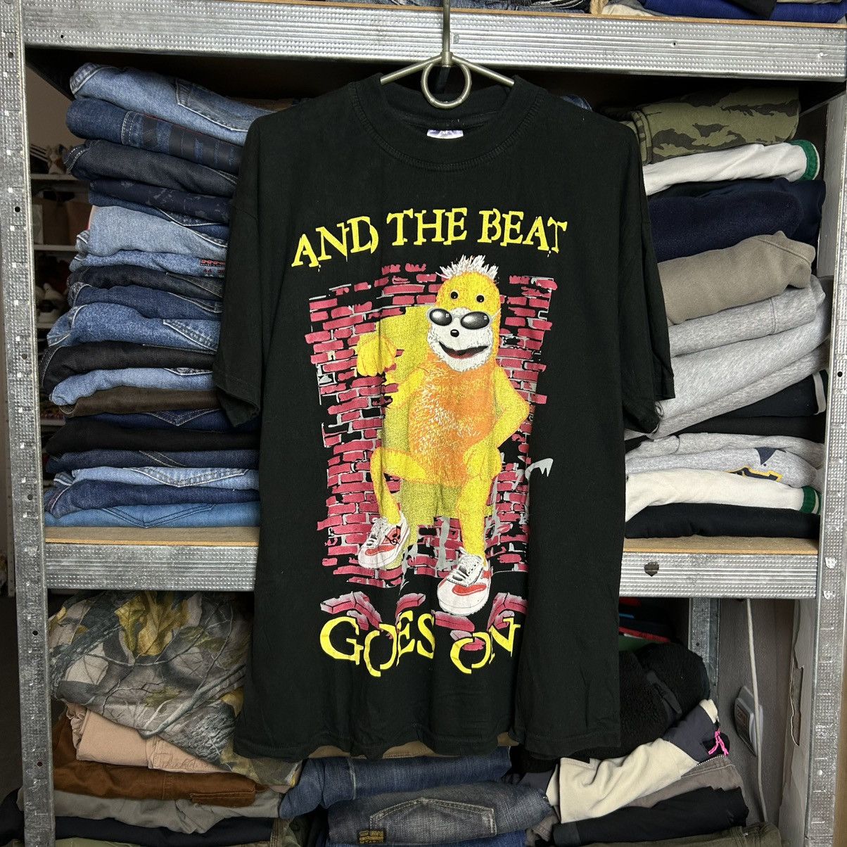 Band Tees Vintage Whispers And The Beat Goes On 90’s band tee Size US XL / EU 56 / 4 - 1 Thumbnail