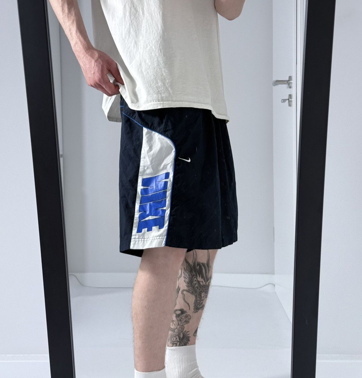 Nike Vintage Nike y2k streetwear nylon track shorts Size US 32 / EU 48 - 1 Thumbnail
