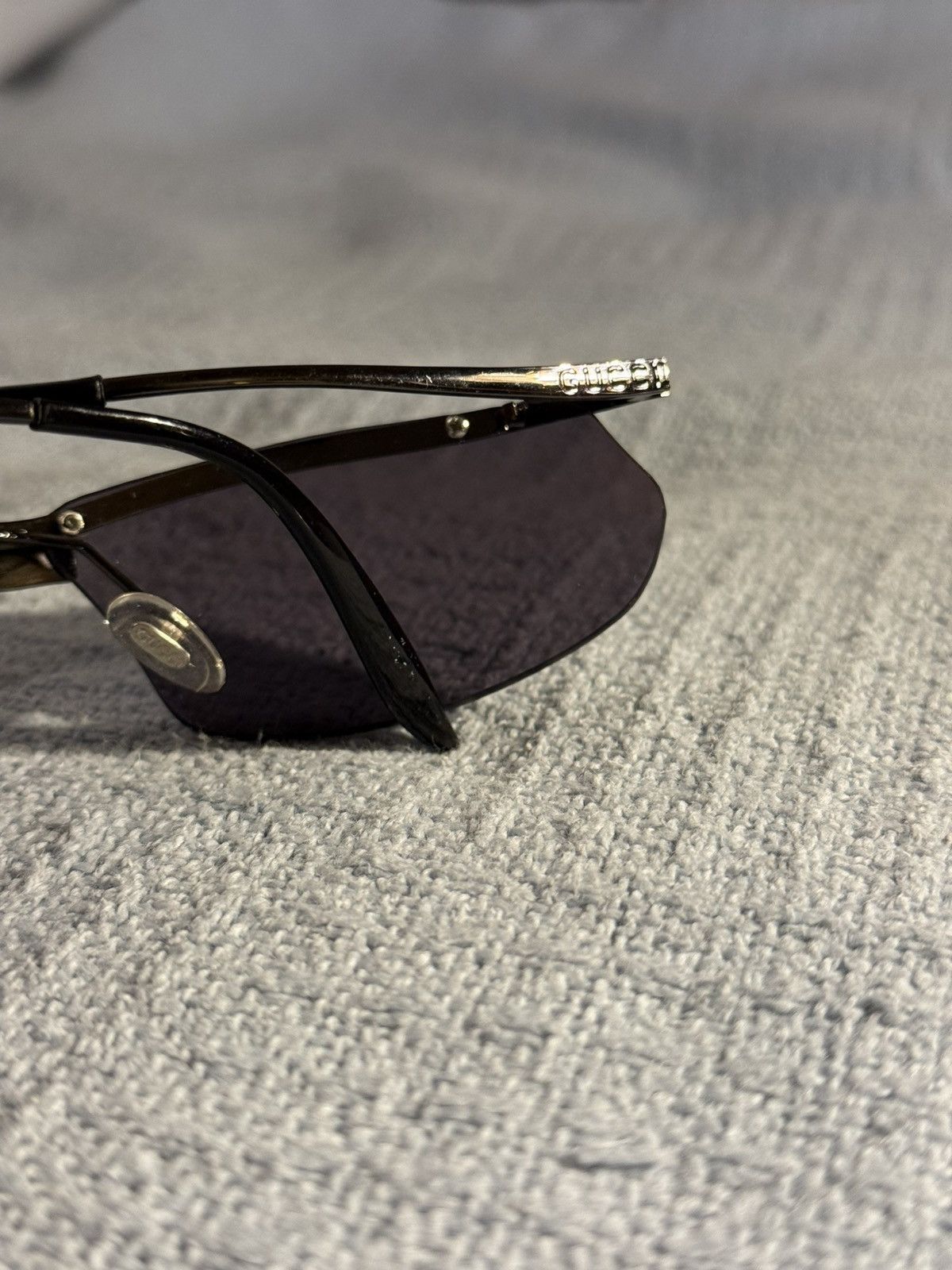 Gucci Gucci “G Logo” UV Sunglasses Size ONE SIZE - 5 Thumbnail