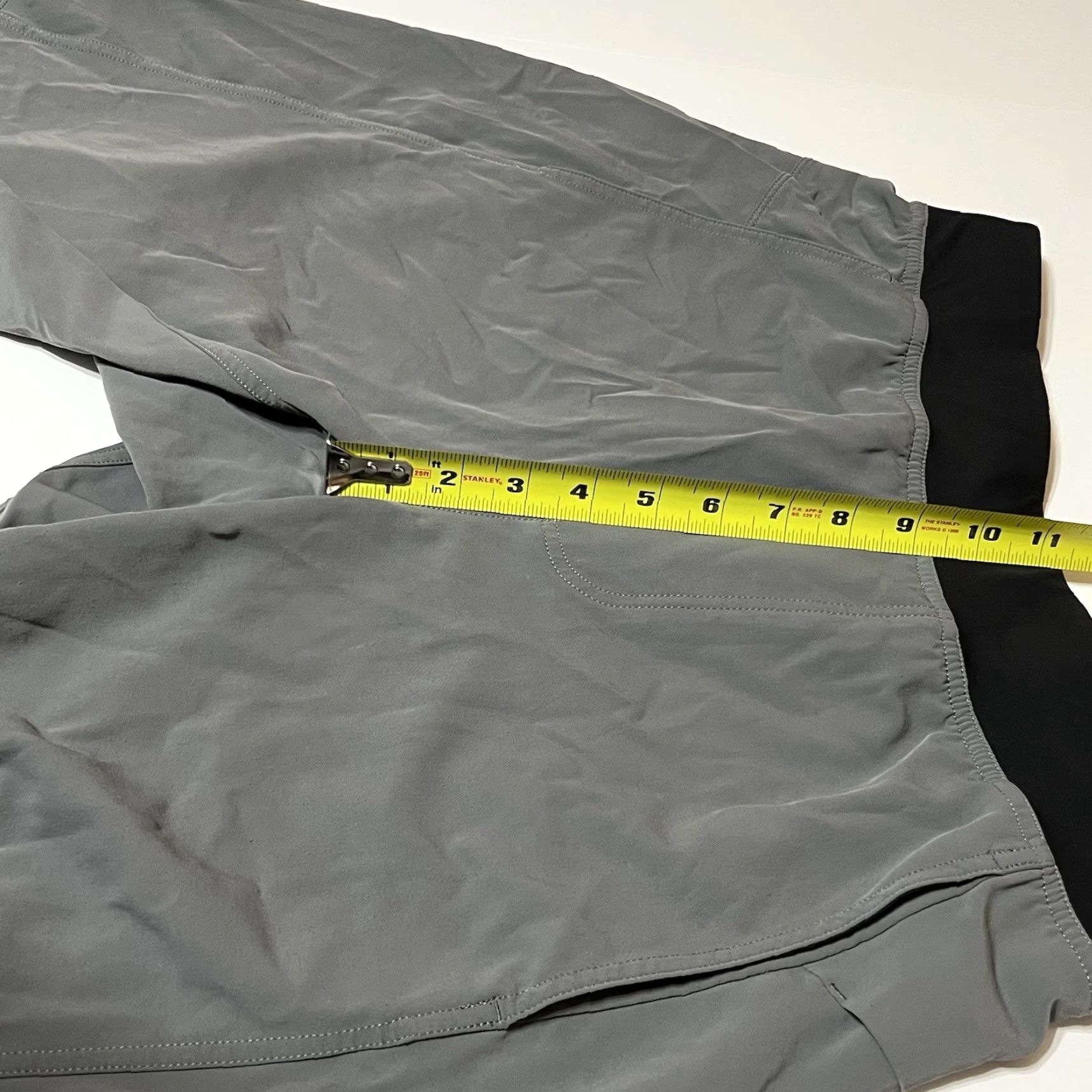 Lululemon Lululemon Training Shorts 10” Men’s Size M Gray Drawstring Size US 31 - 4 Thumbnail