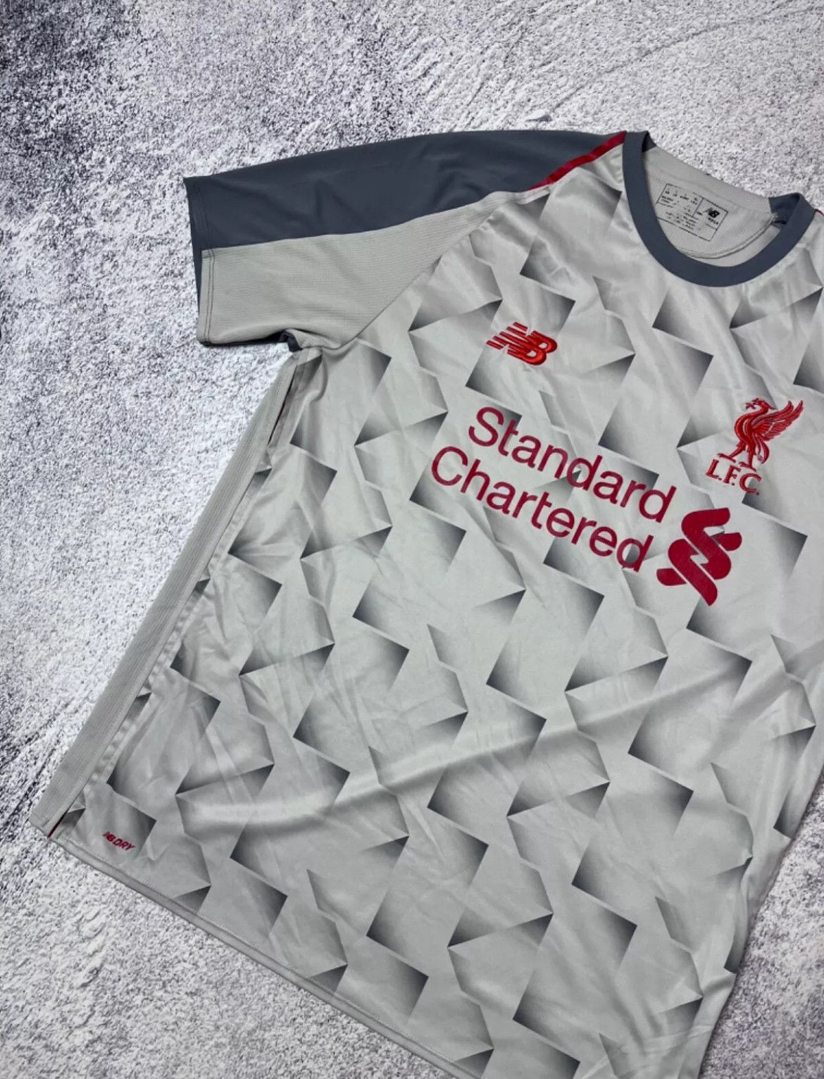 New Balance MENS SOCCER JERSEY NEW BALANCE FC LIVERPOOL SIZE M L.F.C Size US M / EU 48-50 / 2 - 6 Thumbnail