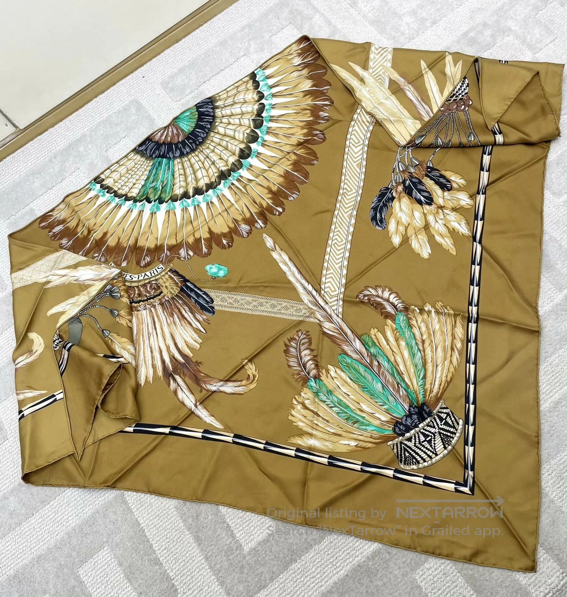 Hermes Hermes Feather Triangle Scarf. Size ONE SIZE - 1 Thumbnail