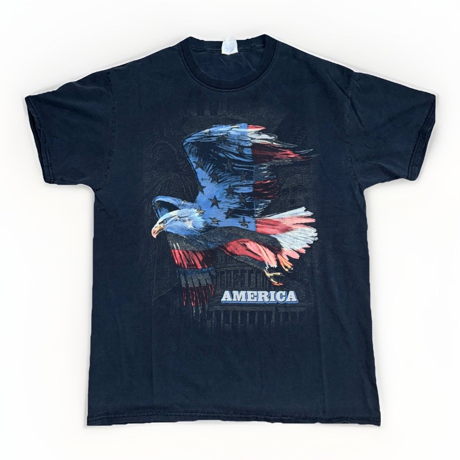 Band Tees × The Mountain × Vintage Bald Eagle USA Flag Graphic T-Shirt M Blue 19x25 Patriotic Size US M / EU 48-50 / 2 - 1 Thumbnail