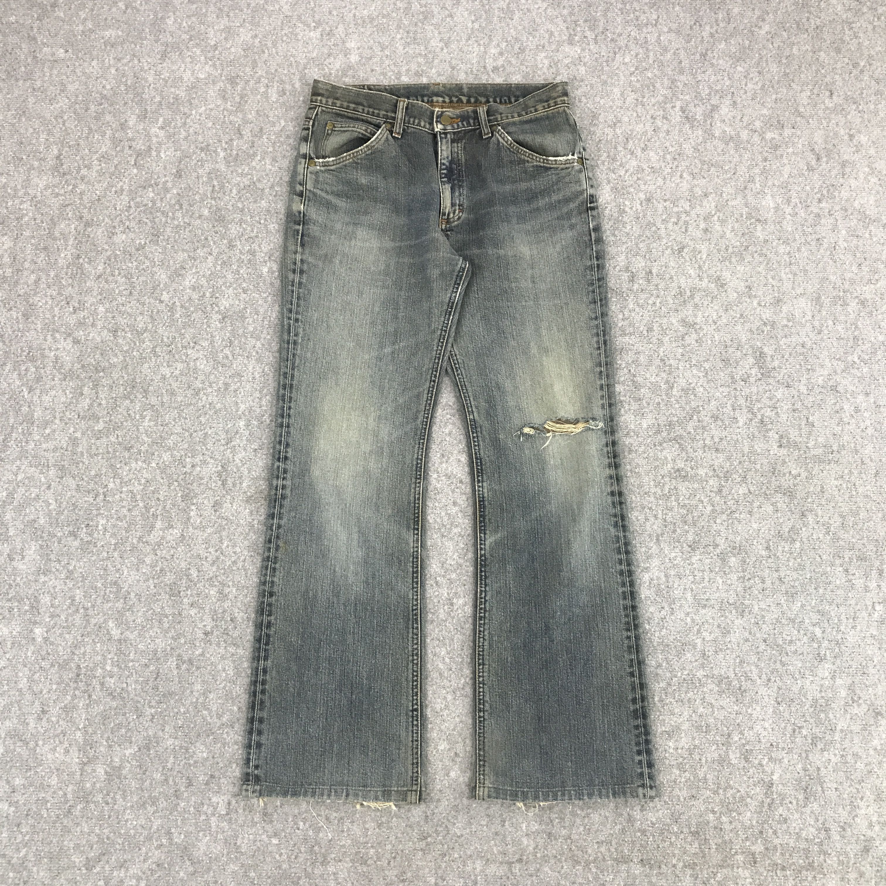 Japanese Brand × Lee FLARE LEE JAPAN BOOTCUT DISTRESSED DENIM JEANS Size US 32 / EU 48 - 1 Thumbnail