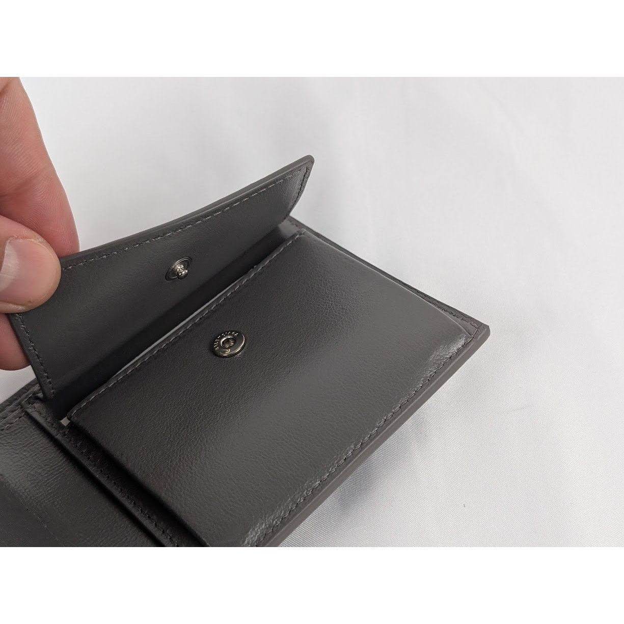 Balenciaga o1rshd1 Size: OS / Logo Wallet in Grey Size ONE SIZE - 6 Thumbnail