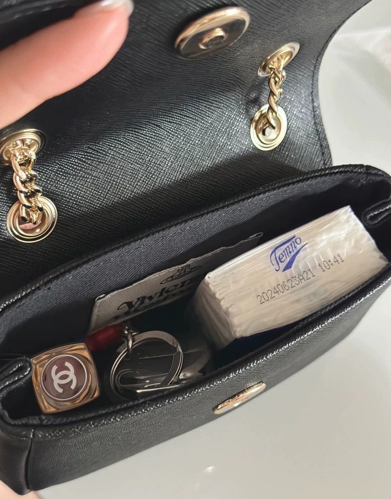 Vivienne Westwood Vivienne Westwood size os Earth Logo Snap-On Shoulder Bag w Size ONE SIZE - 9 Thumbnail