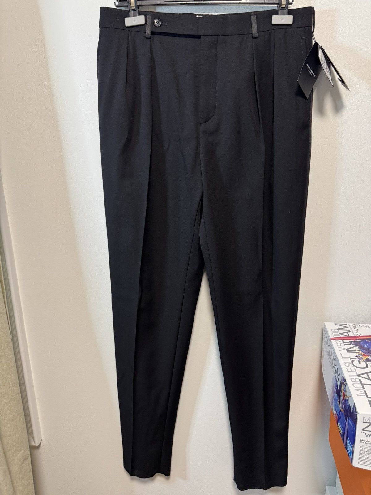 Saint Laurent Paris Saint Laurent Black Le Smoking pants in grain de poudre Size US 34 / EU 50 - 6 Thumbnail