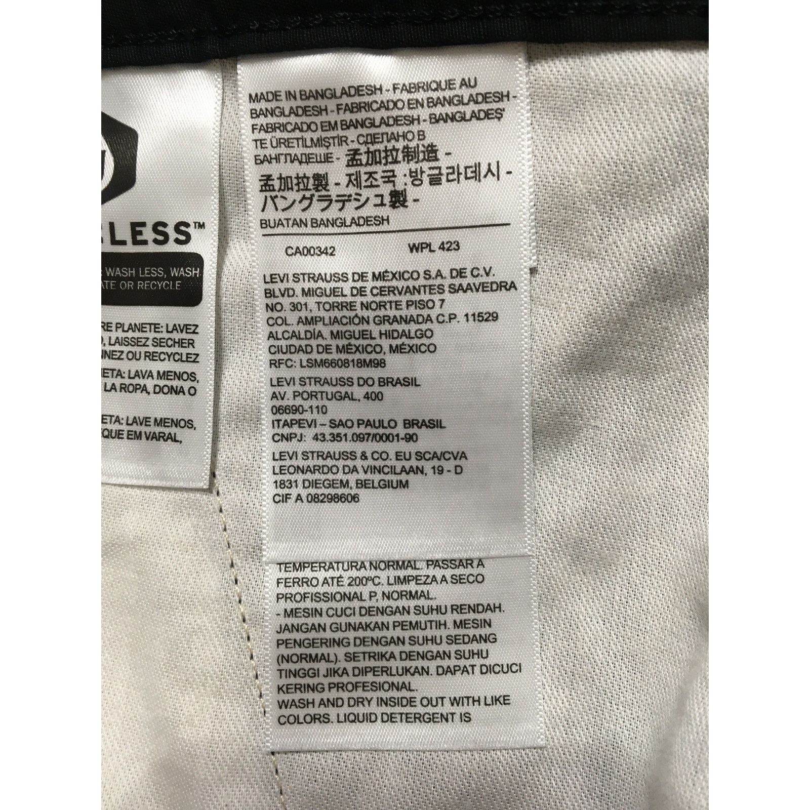 Levi's NWOT Levi's Two Horse Brand Waterless 38 Black Cargo Shorts Size US 38 / EU 54 - 6 Thumbnail