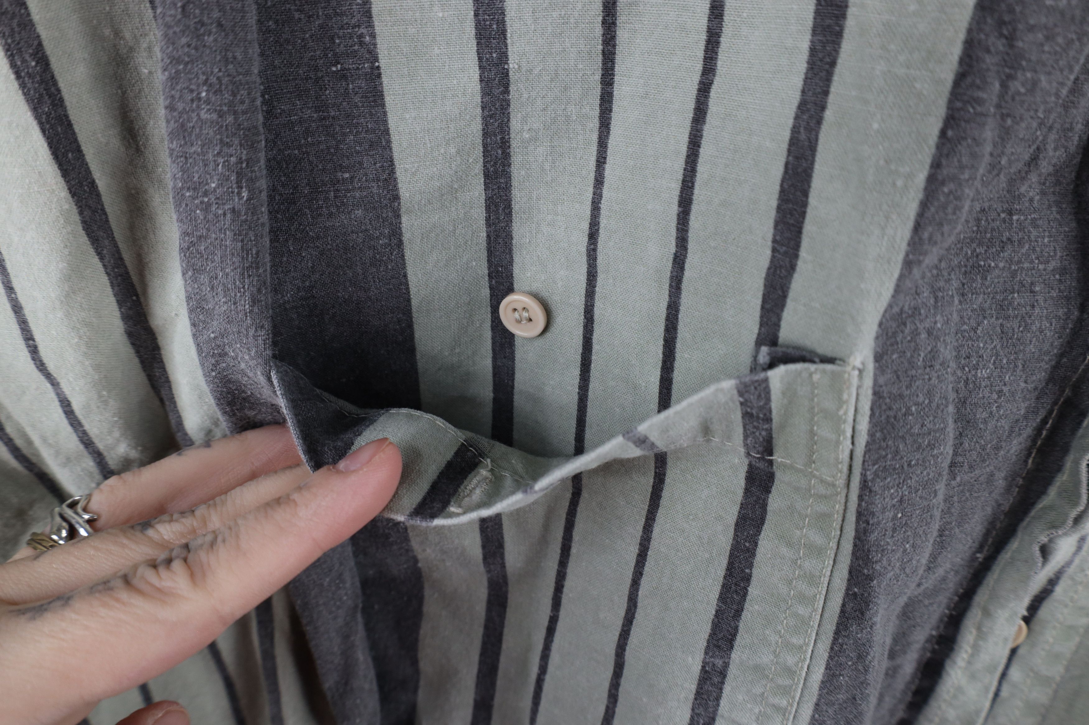 Vintage Vintage 90s Streetwear Stonewash Block Button Shirt Cotton Size US XL / EU 56 / 4 - 5 Thumbnail