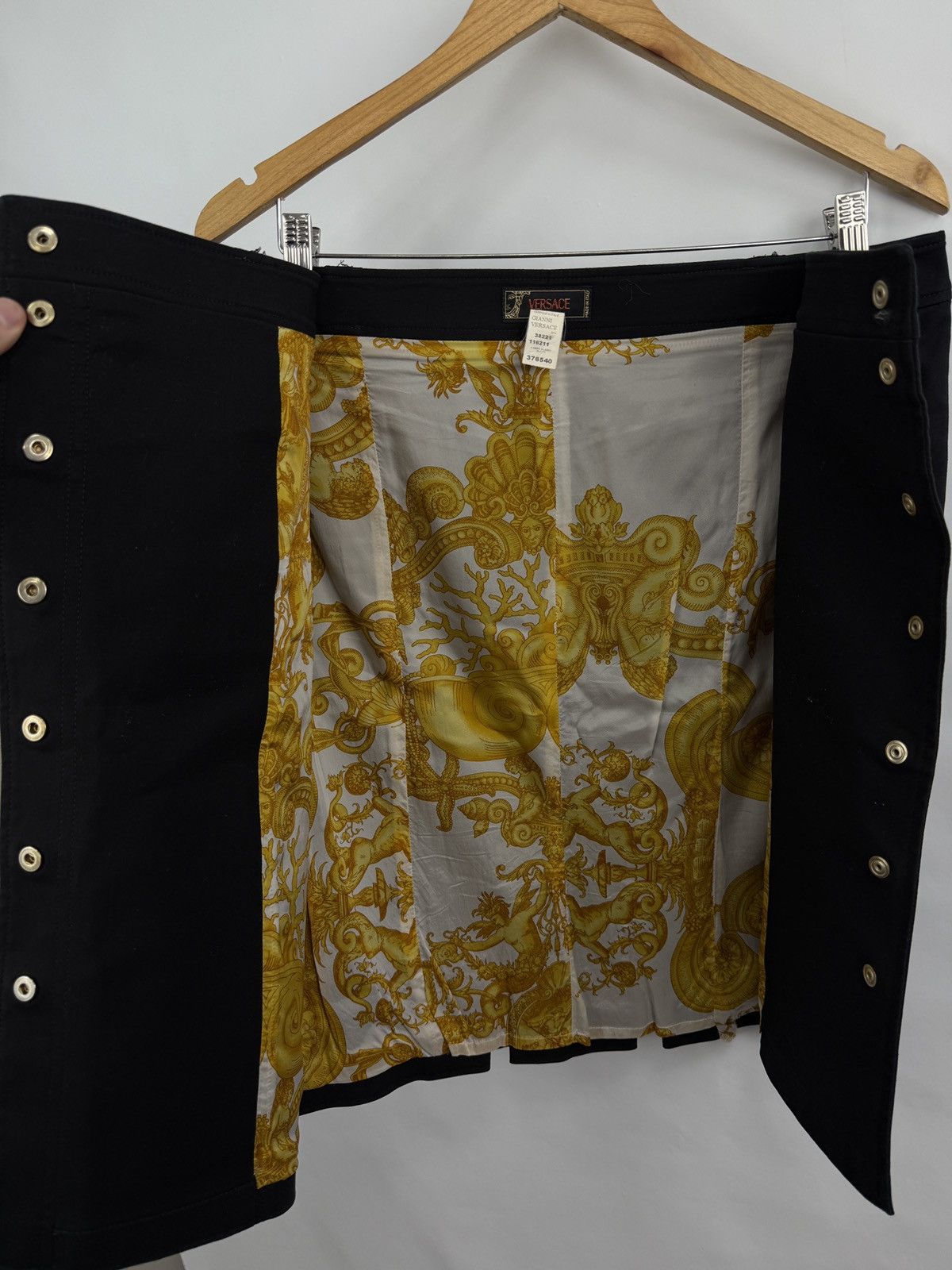 Versace 🇮🇹 Vintage 90s Versace Gold Baroque Barocco Print Skirt Retro Size 30" / US 8 / IT 44 - 6 Thumbnail