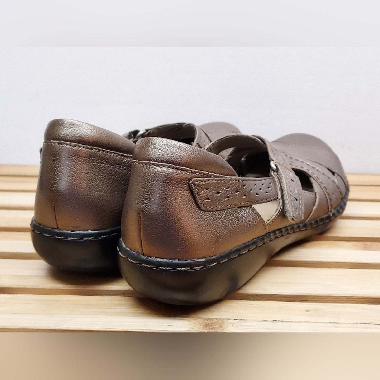 Clarks Clarks Womens | Bronze | Ashland Spin Shoes Size 9.5 Size US 9.5 / IT 39.5 - 3 Thumbnail