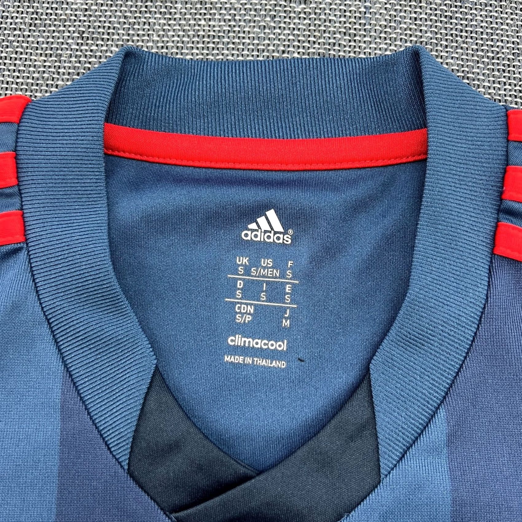 Adidas Bayern Munich 2013 2014 Third Mens Football Jersey Adidas Shirt Camiseta Small M Blue Shirt Mens Football Jersey Size US M / EU 48-50 / 2 - 5 Thumbnail