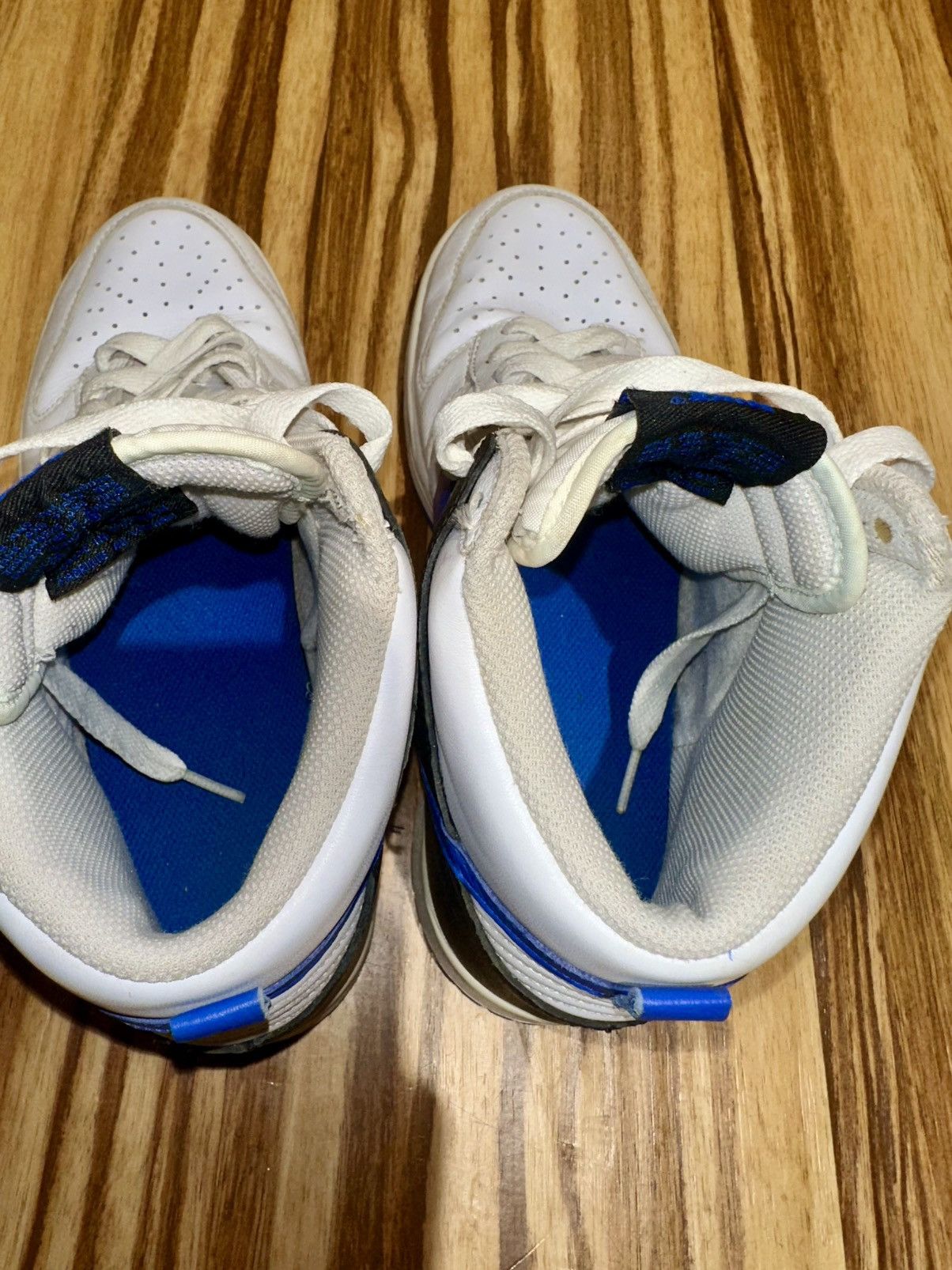 Nike 2008 Nike White Black and Blue Accents Size 9 Size US 9 / EU 42 - 11 Thumbnail