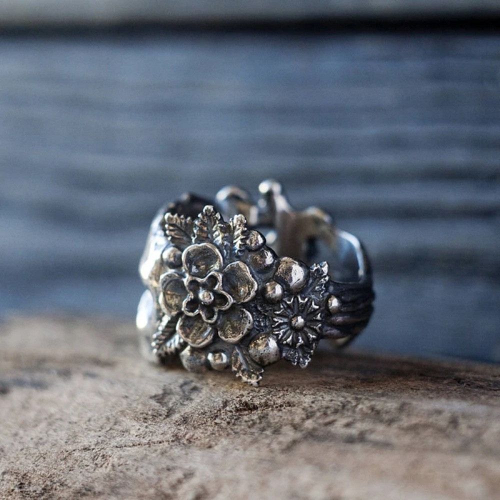 Vintage SIE 10 Skull Flower Ring Size ONE SIZE - 4 Thumbnail