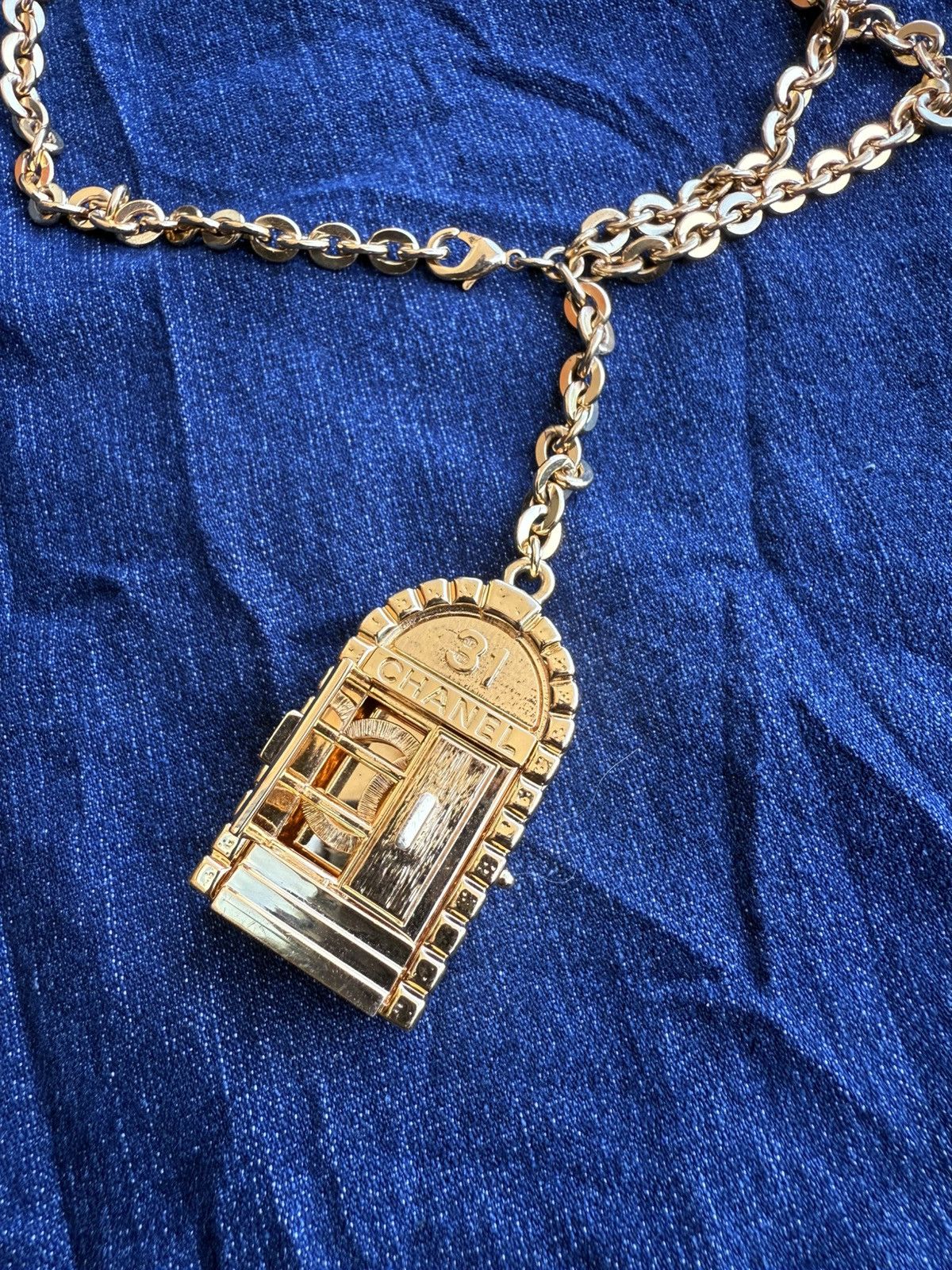 Chanel CHANEL Runway 31 Rue Cambon Door Long Necklace Gold Size ONE SIZE - 3 Thumbnail