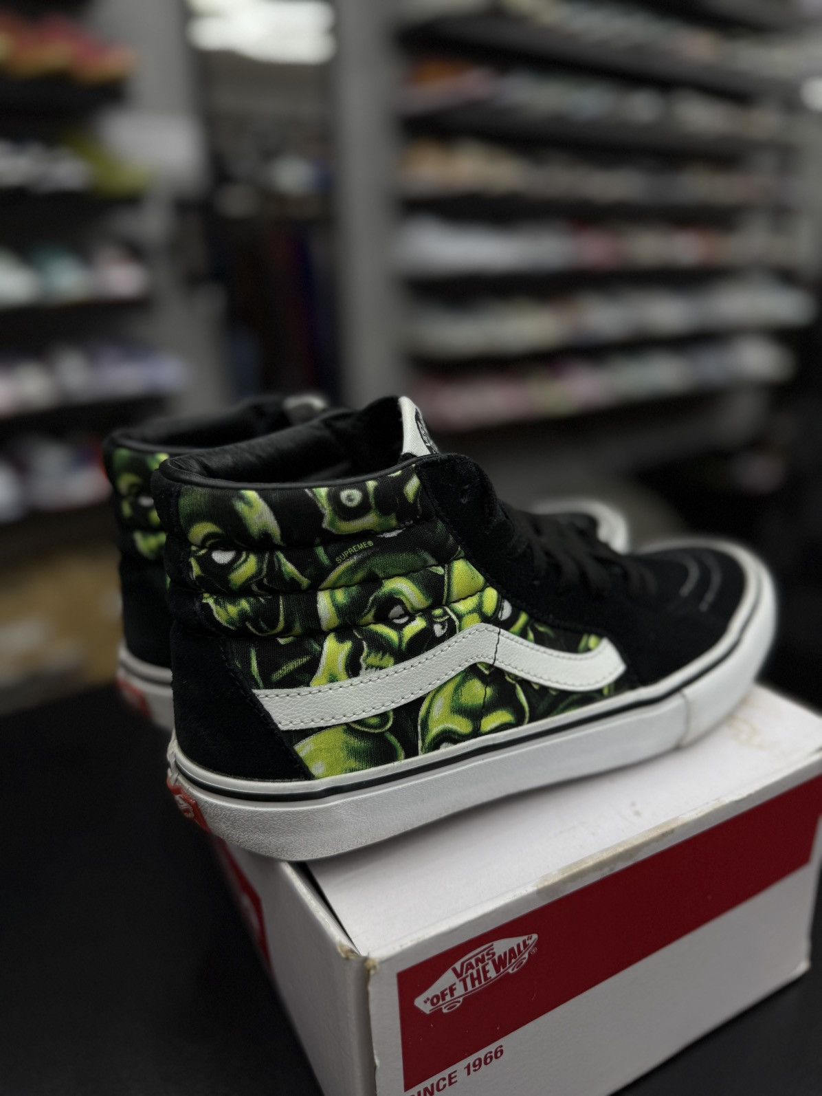 Supreme Supreme 2018 Vans Glow In Dark Green Size 9 RARE Size US 9 / EU 42 - 6 Thumbnail