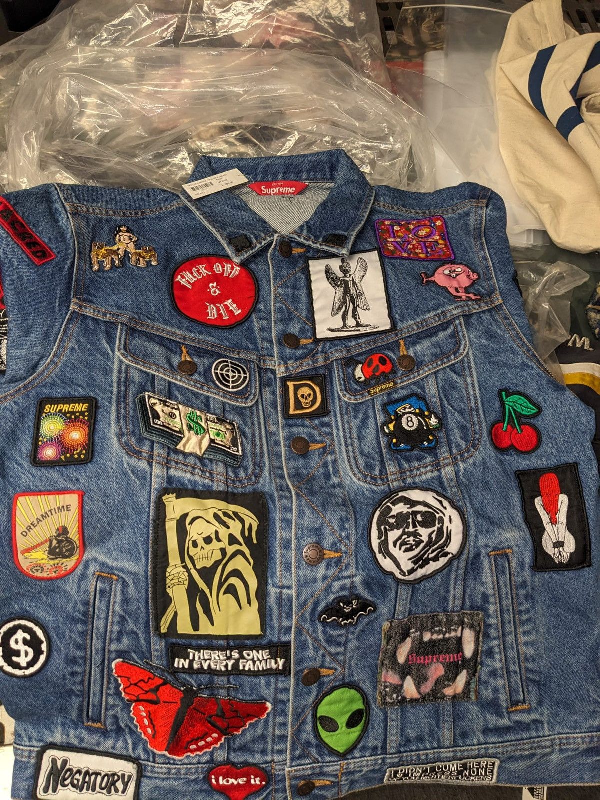 Supreme SS18 SUPREME PATCHES DENIM TRUCKER JACKET BLUE M Size US M / EU 48-50 / 2 - 5 Thumbnail
