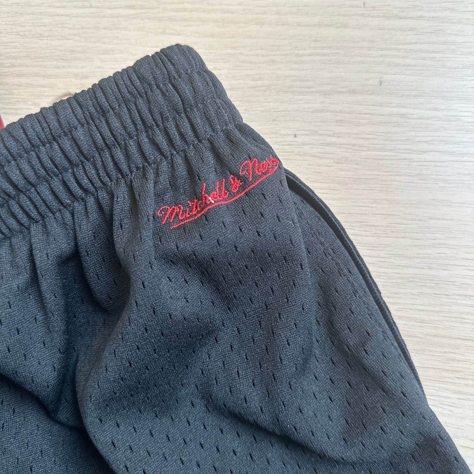 Mitchell & Ness Rare Chicago Bulls Mitchell & Ness Short - Size XS New Size US 28 / EU 44 - 5 Thumbnail