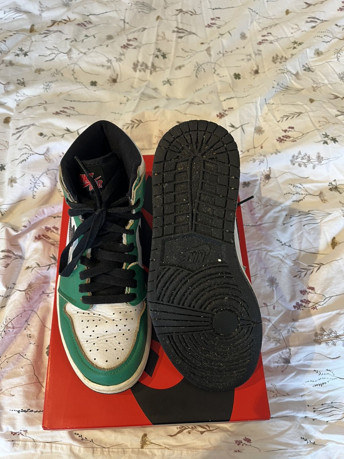 Nike Jordan 1 high lucky green🍀 Size US 7.5 / IT 37.5 - 7 Thumbnail
