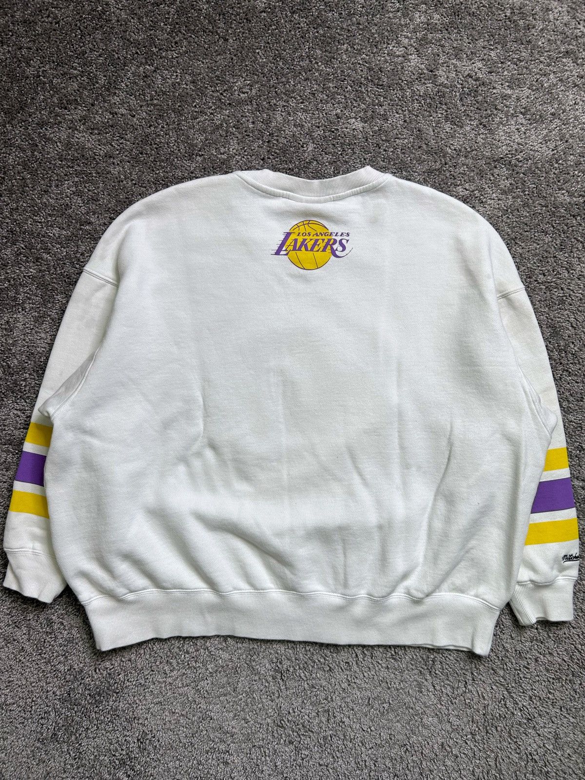 Mitchell & Ness × NBA × Vintage Y2K Mitchell and Ness Los Angeles Lakers Crewneck Size US S / EU 44-46 / 1 - 7 Thumbnail
