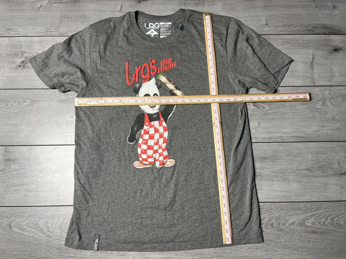 LRG LRG Tshirt humor panda big blunt size XXLARGE Size US XXL / EU 58 / 5 - 5 Thumbnail