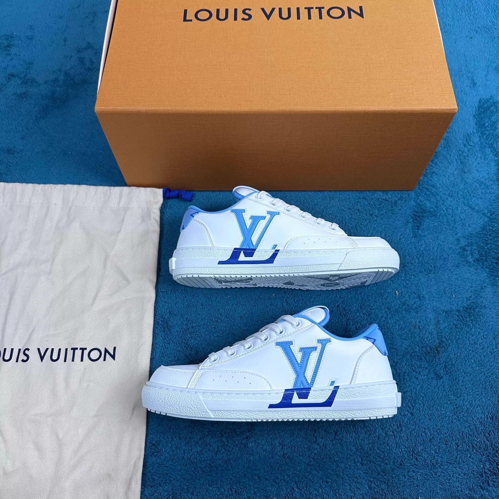 Louis Vuitton LV Charlie Low Top Sneaker White Blue 35.5 Size US 5 / IT 35 - 2 Thumbnail