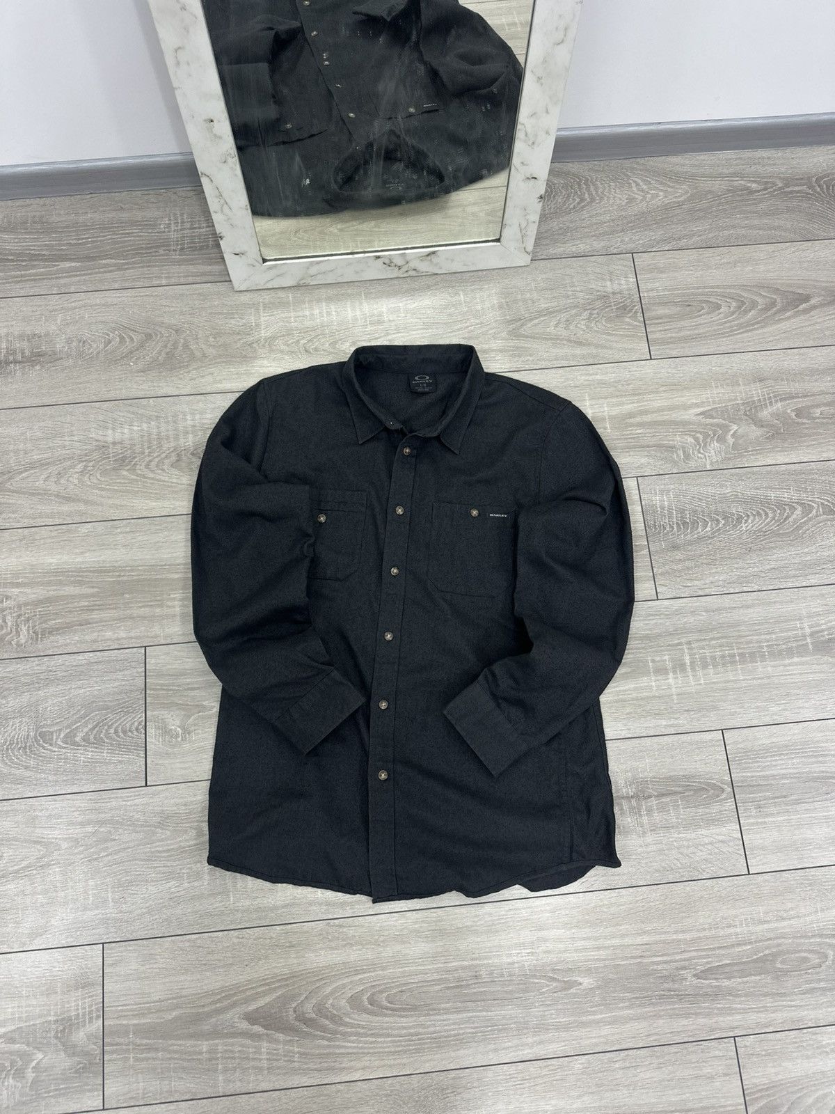Oakley Oakley Vintage Shirt Y2K Vintage Outdoor Style Size US L / EU 52-54 / 3 - 1 Thumbnail