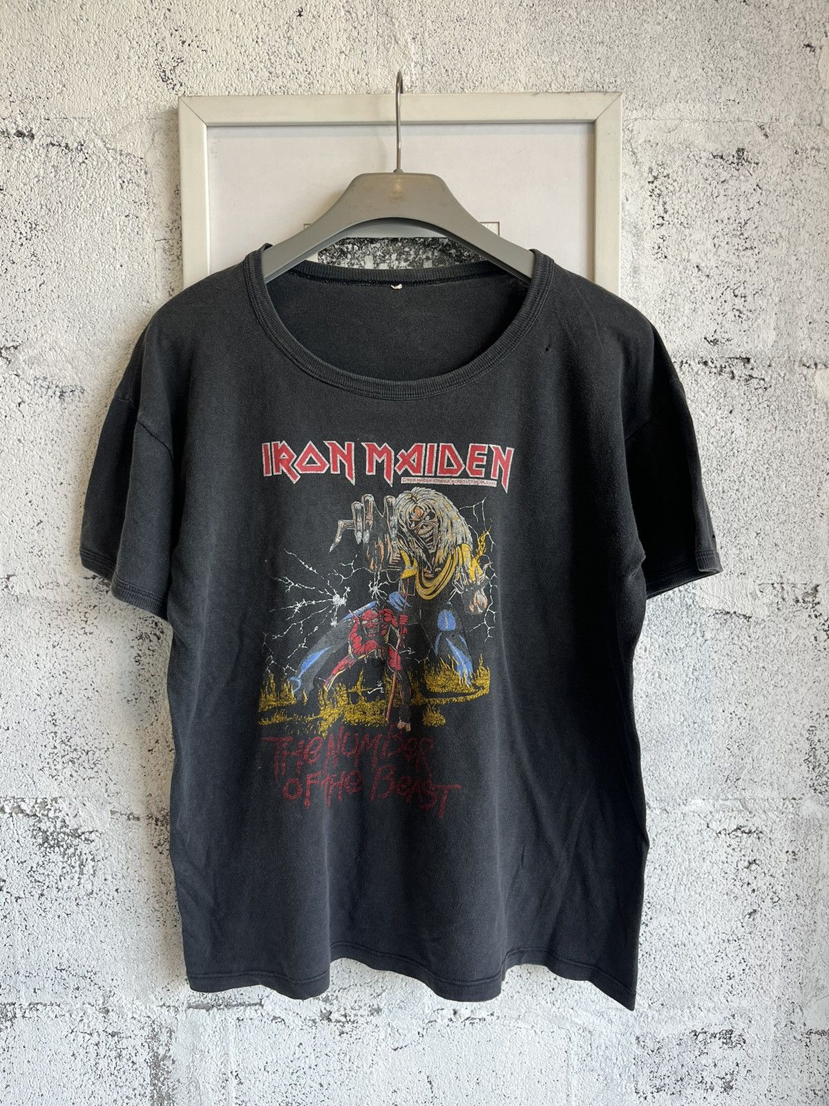 Band Tees × Iron Maiden × Vintage Vintage IRON MAIDEN The Number of the Beast 80’s jump Tshirt Size US L / EU 52-54 / 3 - 2 Thumbnail
