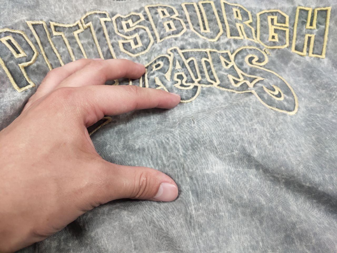 MLB Vintage 90's Pittsburgh Pirates Embroidered bomber Jacket Size US L / EU 52-54 / 3 - 14 Thumbnail