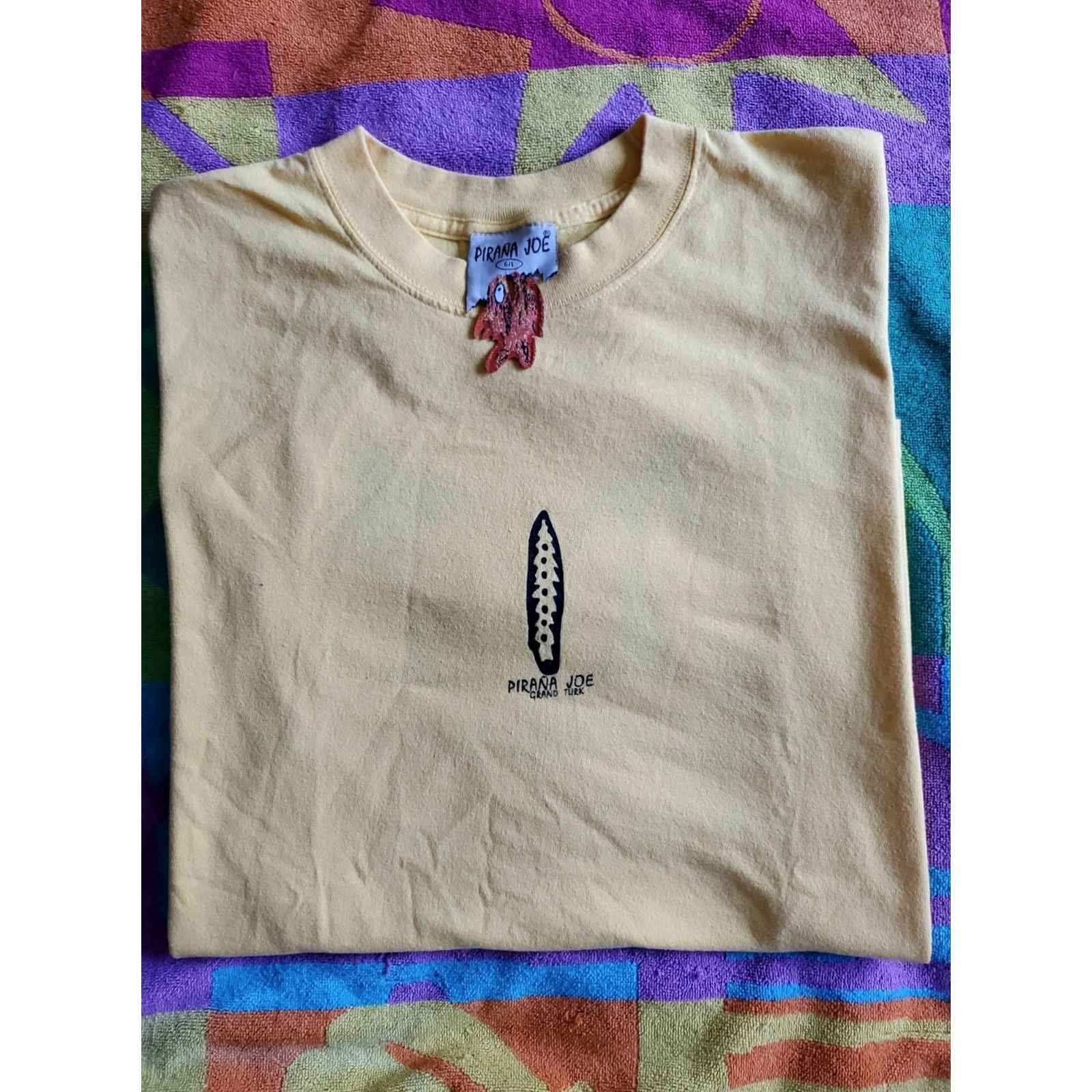 Vintage VINTAGE Pirana Joe Grand Turk Island Hammock Vacation Short Sleeve TShirt SZ L Large Yellow Cotton Men Crew Neck Paradise Surfing 90s Size US L / EU 52-54 / 3 - 2 Thumbnail