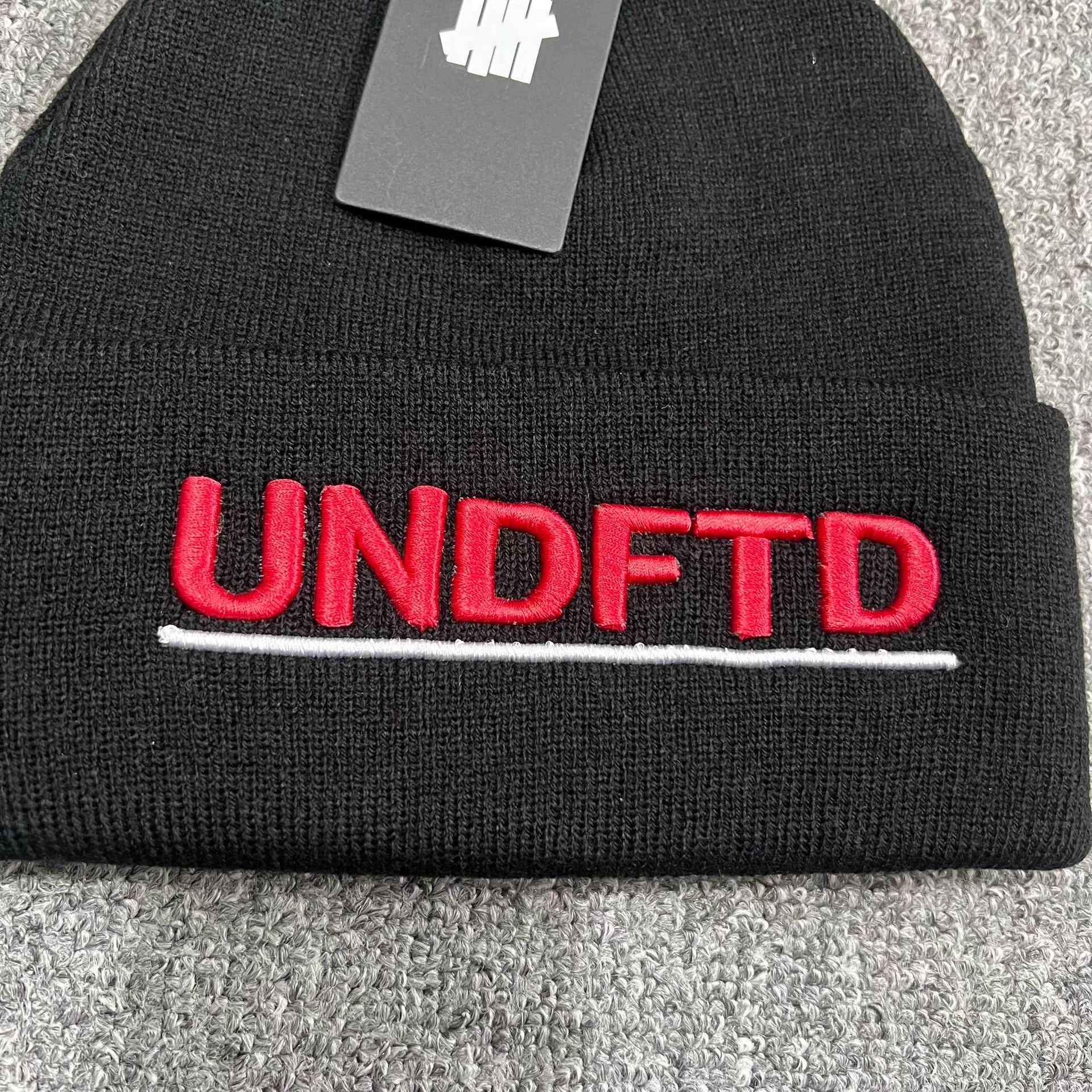 Undercover Undefeated three-dimensional embroidered knit beanie Q7 Size ONE SIZE - 5 Thumbnail