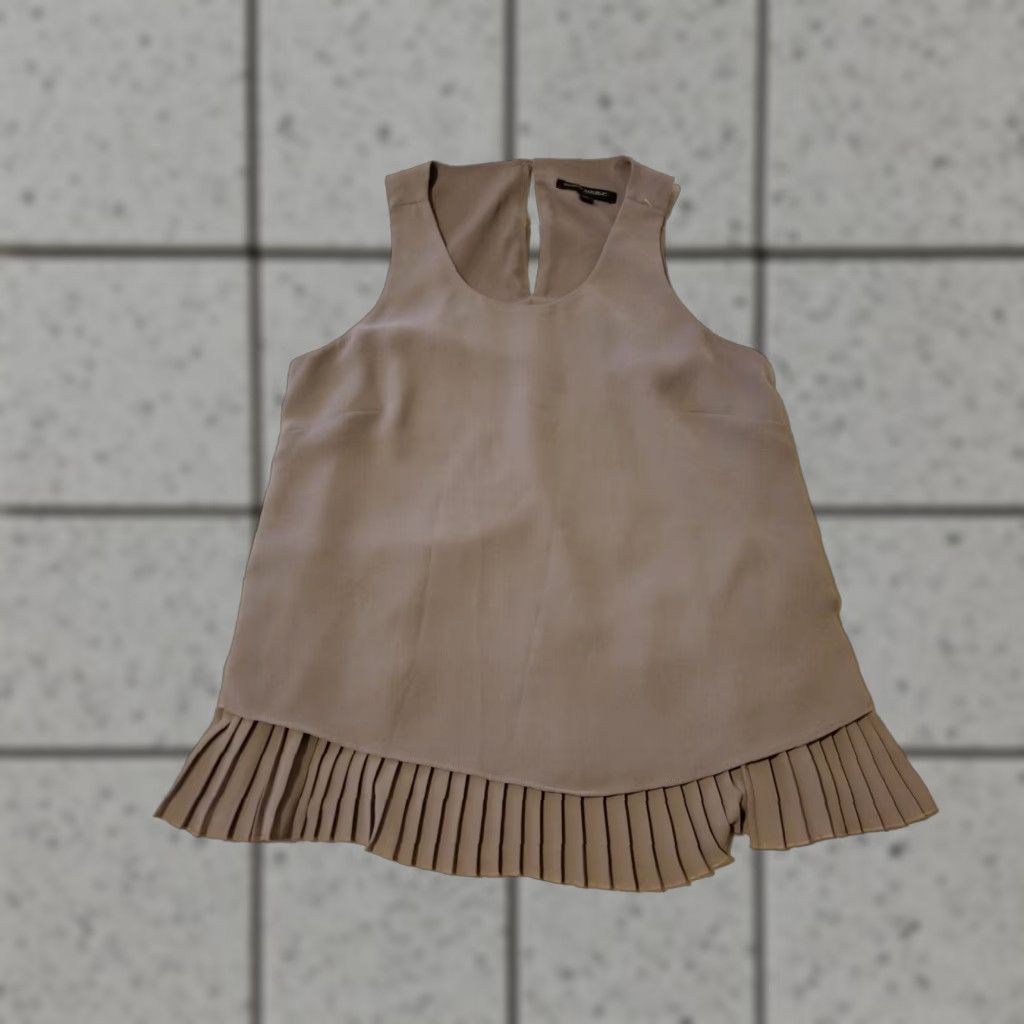 Banana Republic VINTAGE? No, not vintage. Banana Republic Shirt Blouse XS Women Beige Khaki. Size XS / US 0-2 / IT 36-38 - 1 Thumbnail