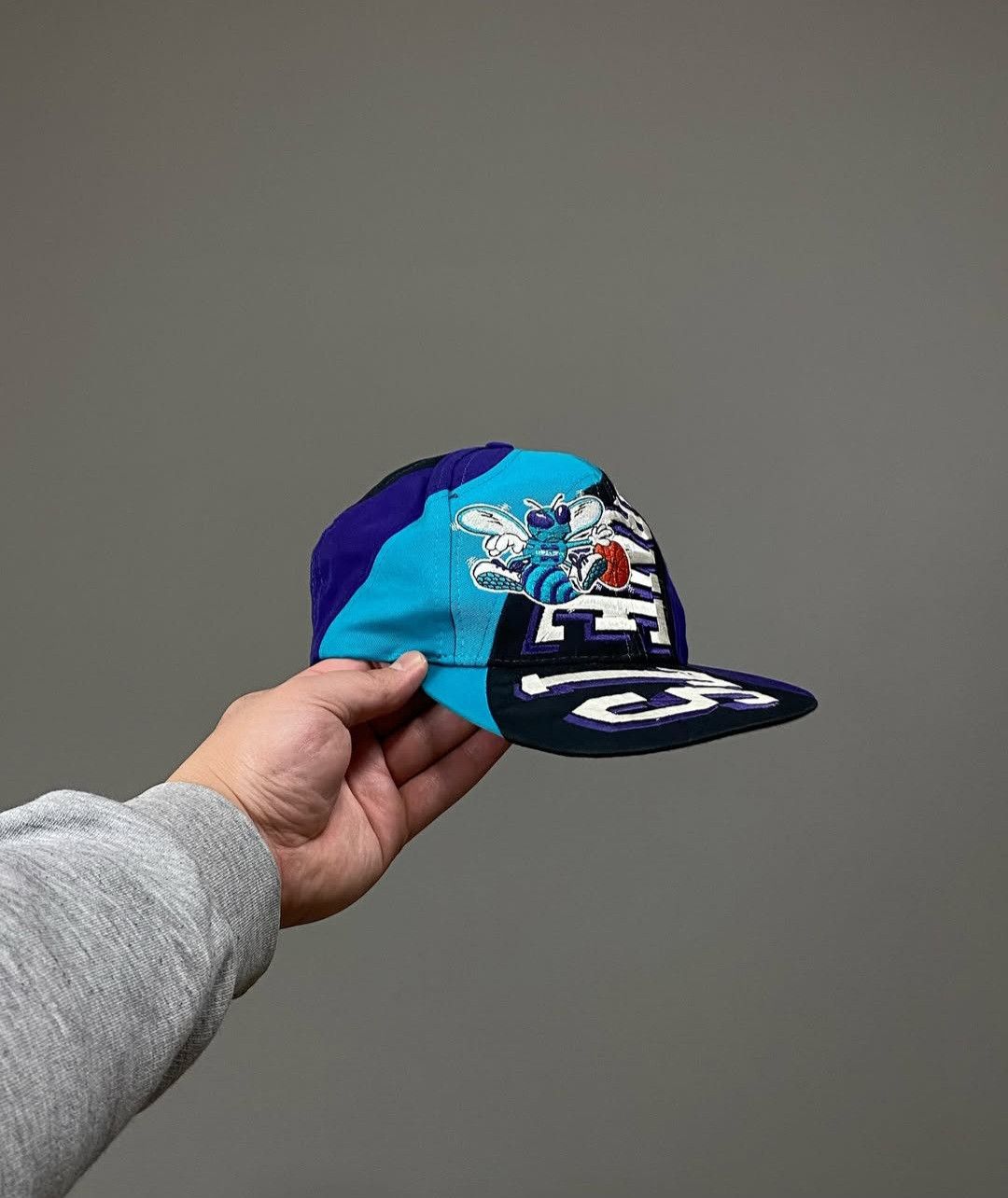 Drew Pearson Vintage Charlotte Hornets 90s Drew Pearson Snapback 🏀🐝 Size ONE SIZE - 1 Thumbnail
