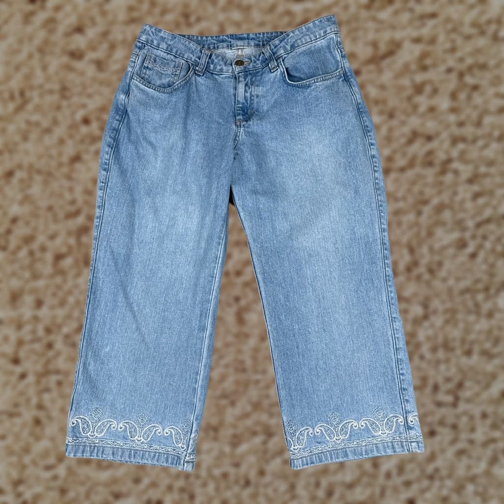 Lee Lee Jeans Women Jeans 30 Blue Denim Crop Embroidered Paisley Mid Rise 30x22 - Regular, 5-Pocket, Distressed, Bootcut, Cotton, Zip - Lee - Women Size 30" / US 8 / IT 44 - 1 Thumbnail