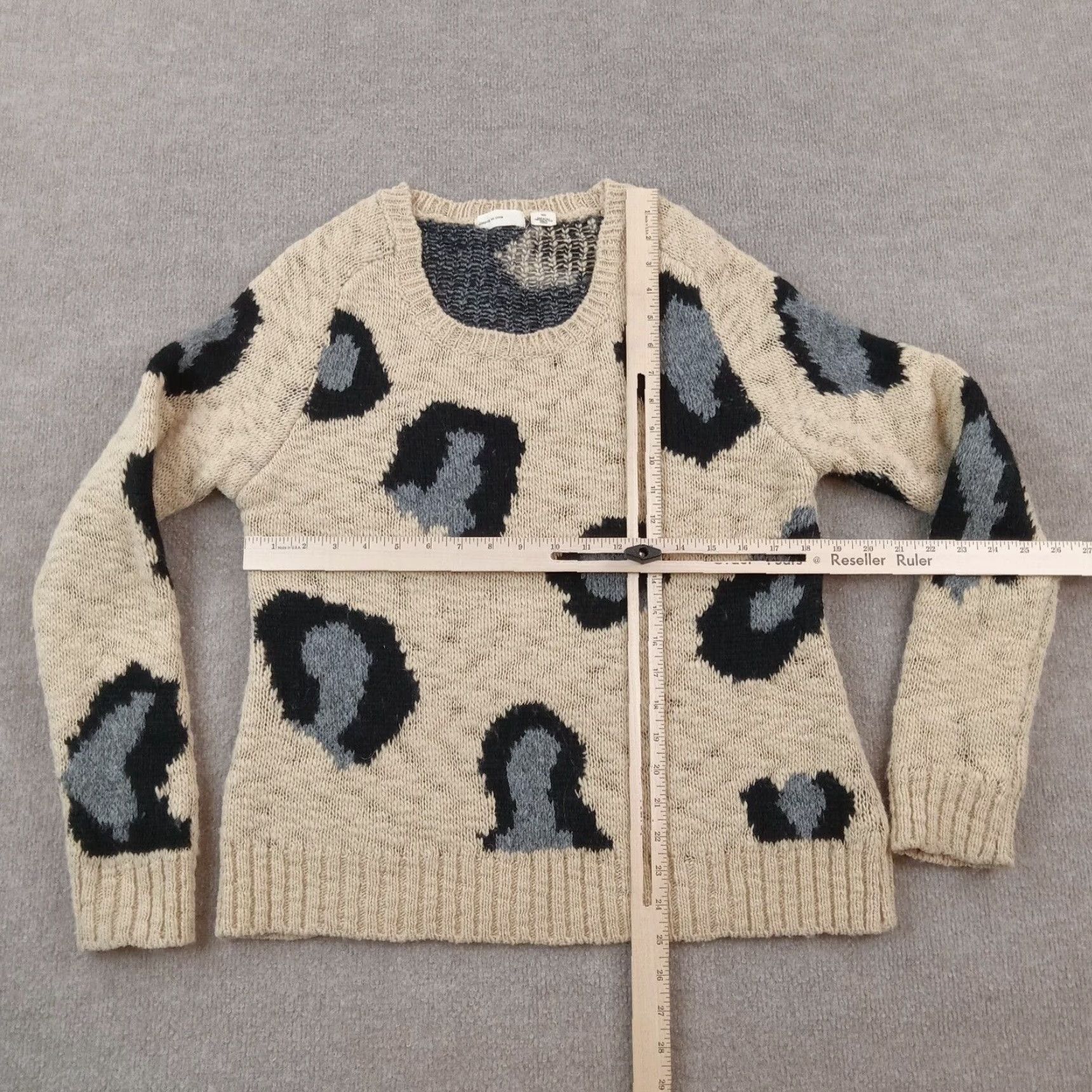 Anthropologie Anthropologie Women Medium Sweater Beige Cheetah Print Pullover Size M / US 6-8 / IT 42-44 - 2 Thumbnail