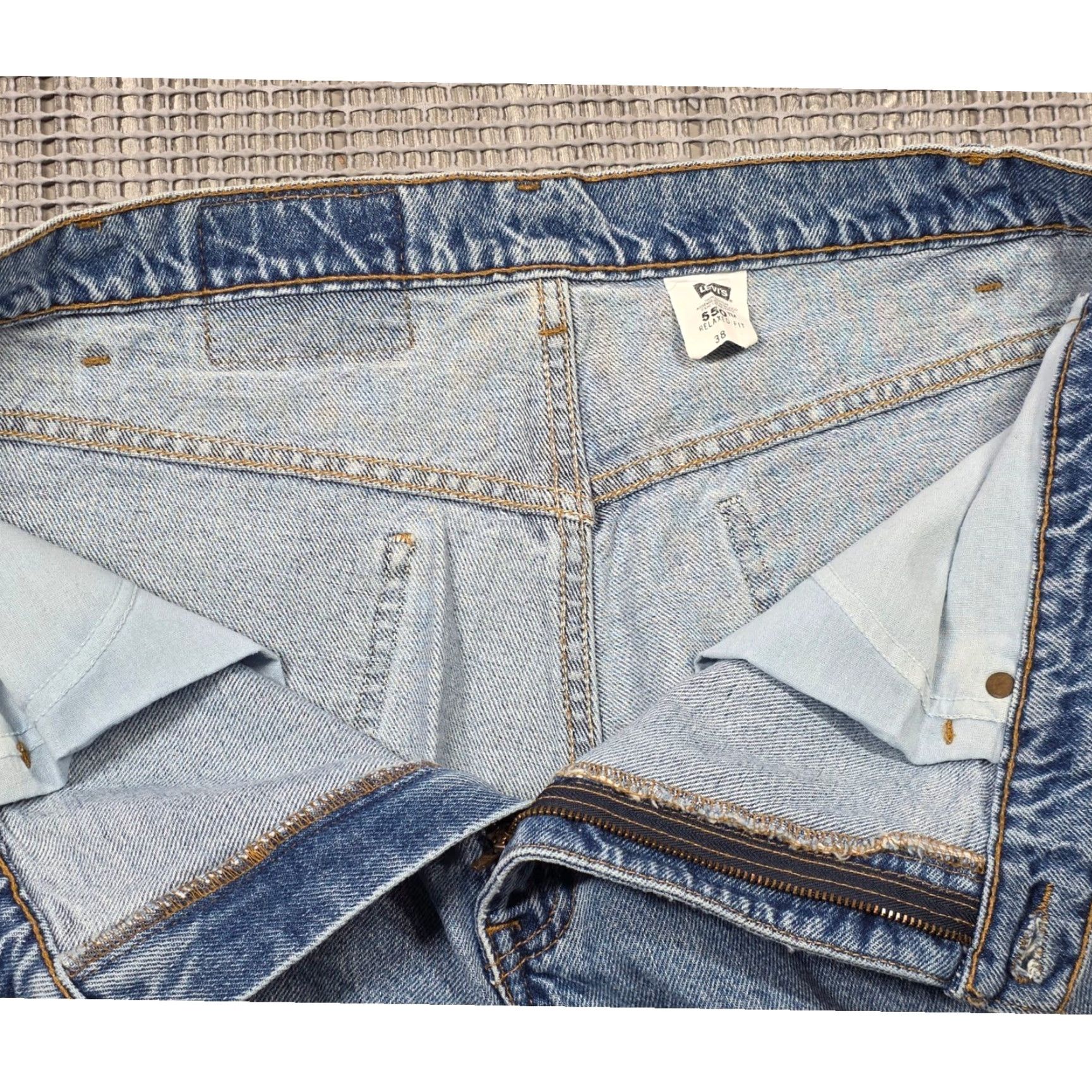 Levi's VTG Levi's 550 Relaxed Fit Denim Bermuda Shorts Mens 38 Blue OrangeTab Vintage Casual Pockets 11in Inseam Size US 38 / EU 54 - 4 Thumbnail