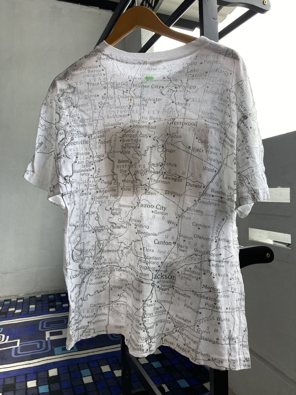 Vintage Vintage 90’s Mississippi All over Print Tee Size US L / EU 52-54 / 3 - 2 Thumbnail