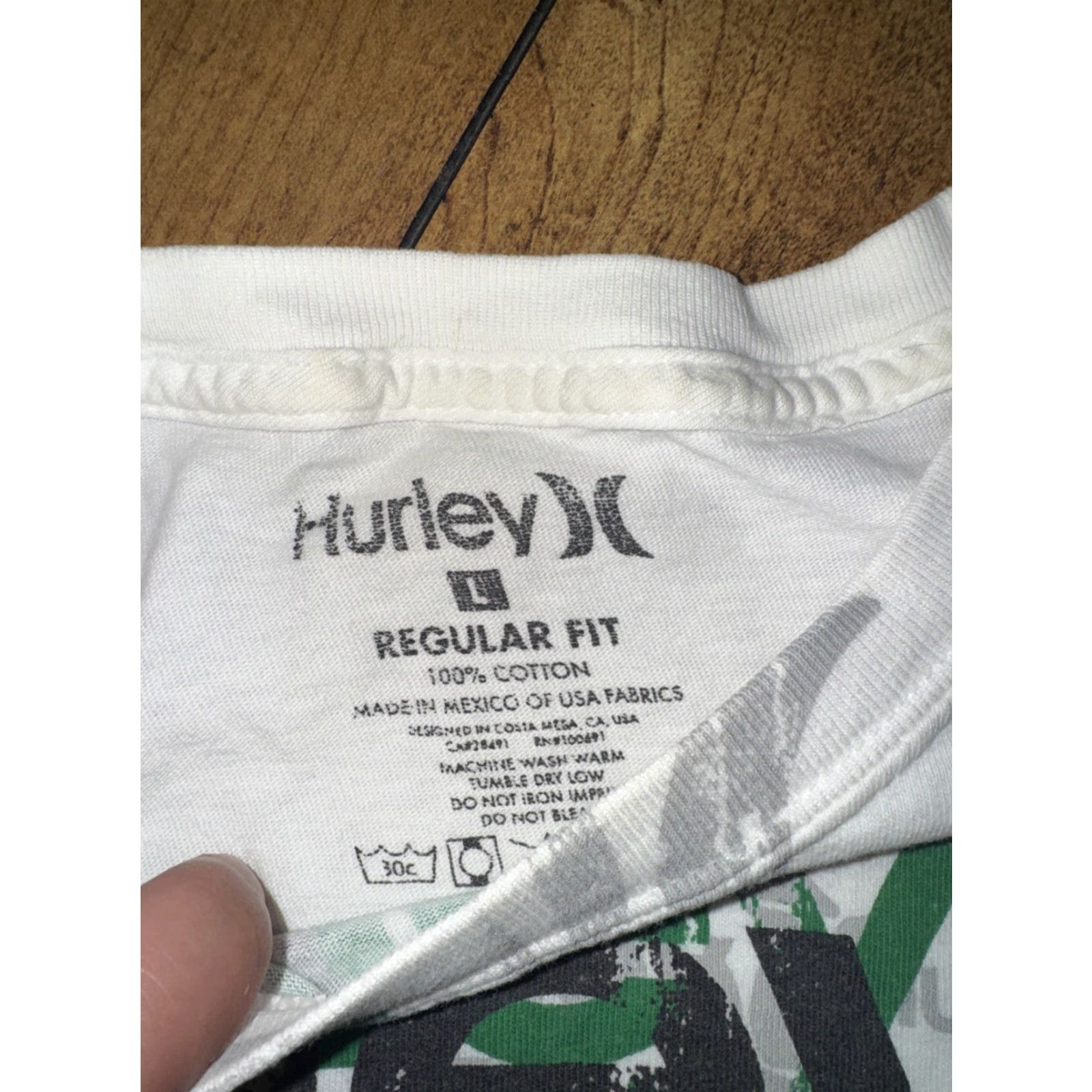 Hurley VINTAGE Hurley T-Shirt White Men’s Large Logo Print 21x26 Y2K Skater Surfer Logo Men Size US L / EU 52-54 / 3 - 5 Thumbnail